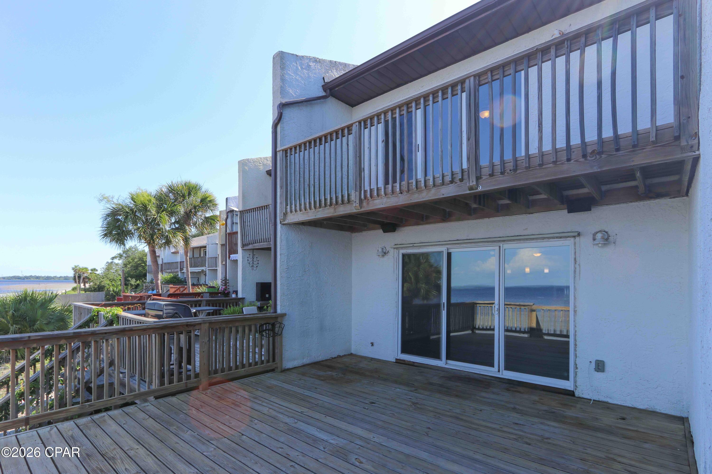 Oakshore Villas Twnhs - Residential