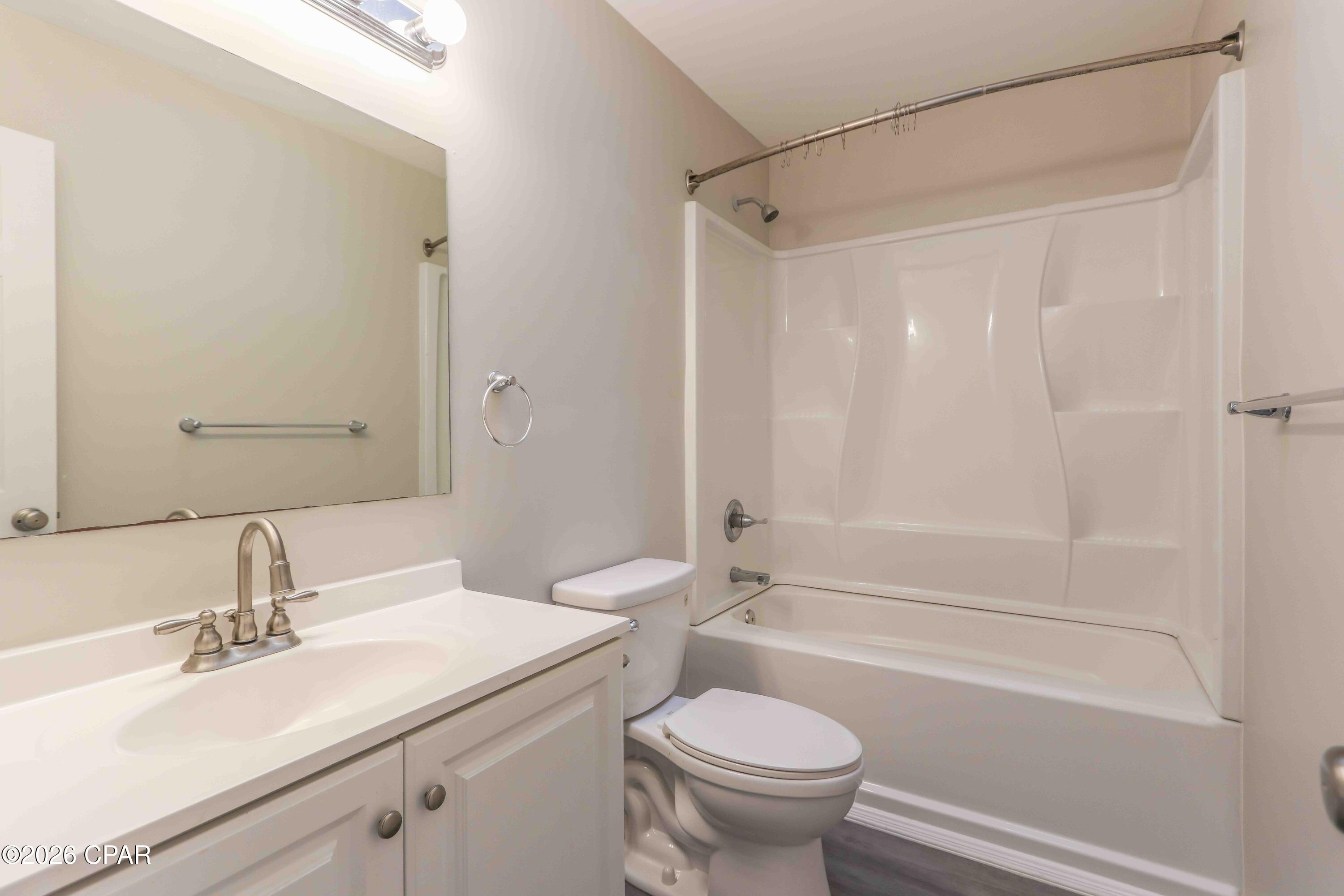 Oakshore Villas Twnhs - Residential