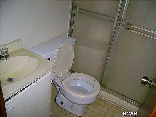 Bay Park Manor - Residential Lease