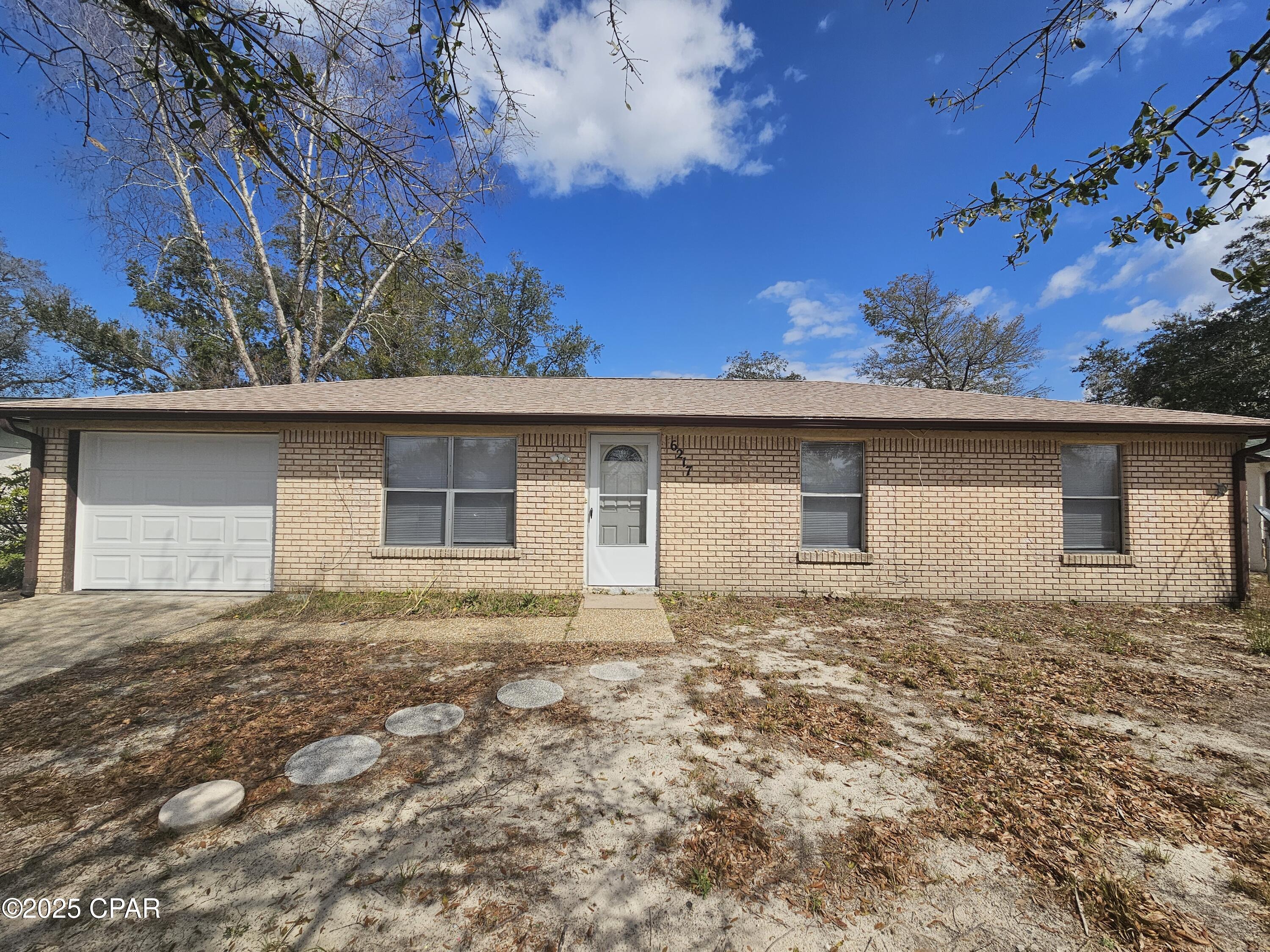 Welcome to this cozy 3Bed/2Ba brick home convenient to shopping, dining & Tyndall AFB!

This well-maintained brick home in Callaway offers three bedrooms and two full bathrooms, plus practical conveniences including ceiling fans and a one-car garage/utility for extra storage. Step outside to a fenced backyard and back patio--ideal for outdoor relaxation or entertaining.

Located close to shopping, dining, and Tyndall AFB, the home combines comfortable living with easy access to local amenities!

------------------------------------------------------------

*1/2 OFF 1st Month's Rent!*

*ALL pets are subject to owner approval & $500 non-refundable fee/approved pet. NO Cats; Dogs ONLY.*

*Owner will consider Section 8.*