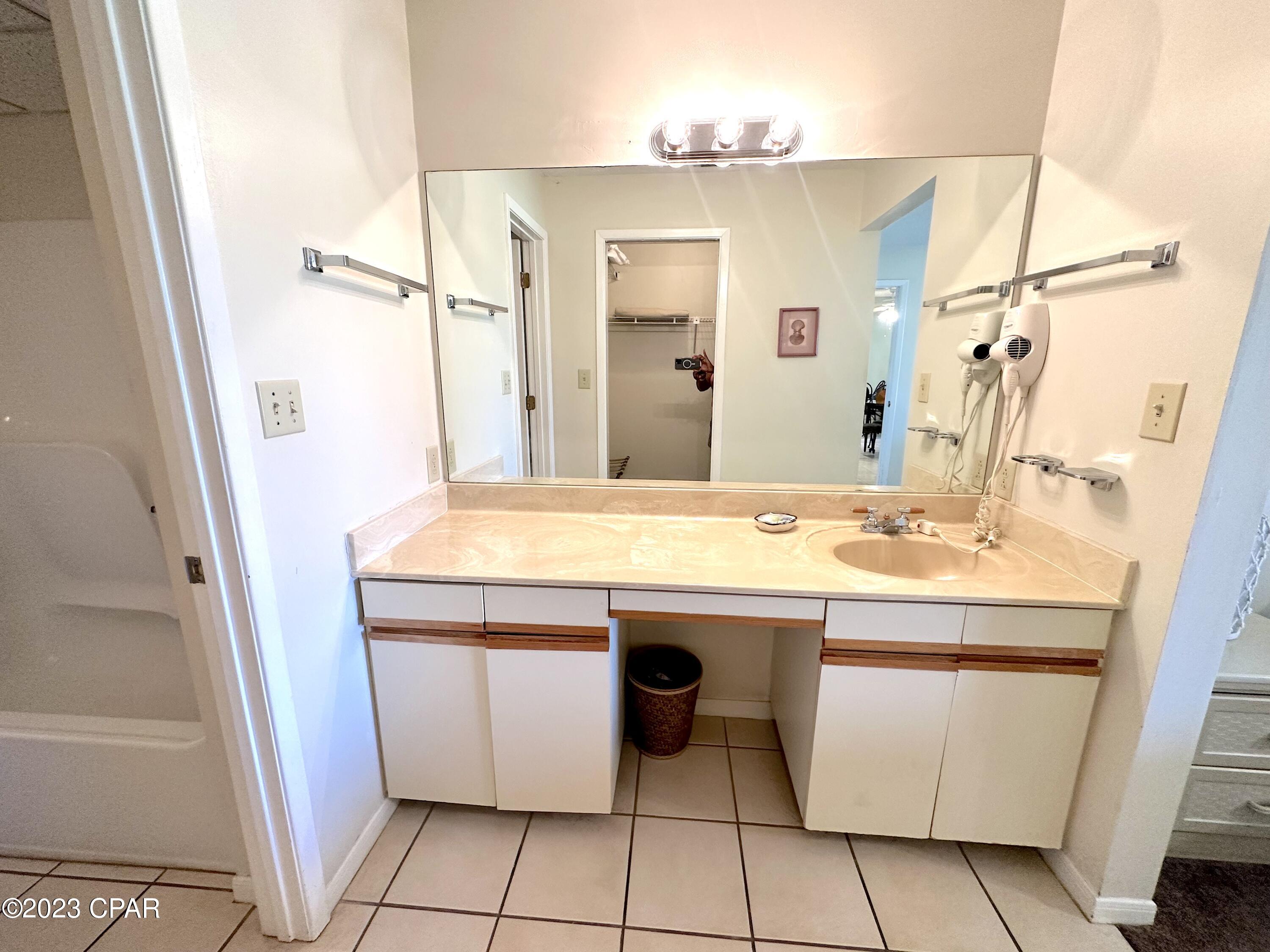 Edgewater Golf Villas V-A - Residential