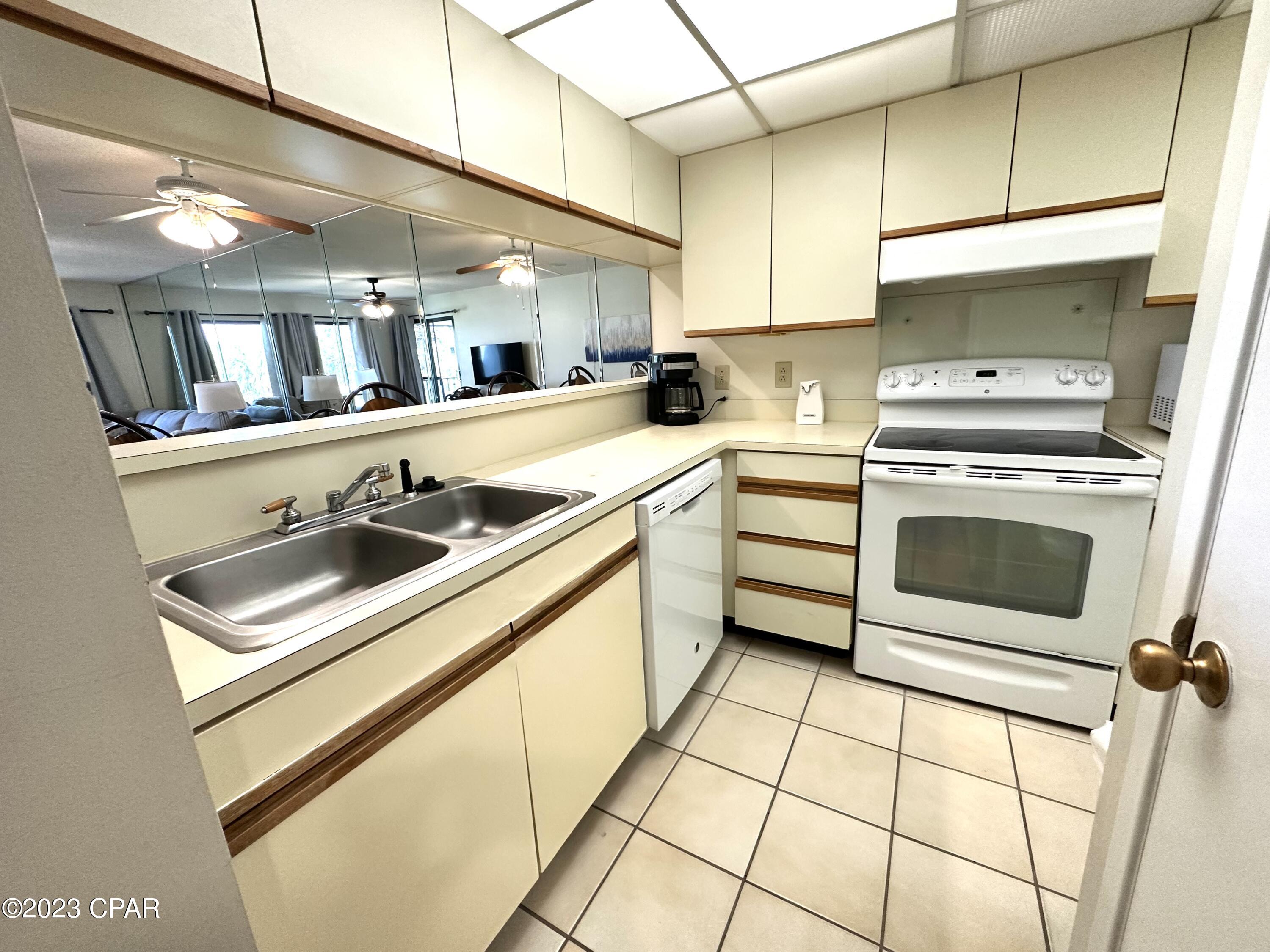 Edgewater Golf Villas V-A - Residential
