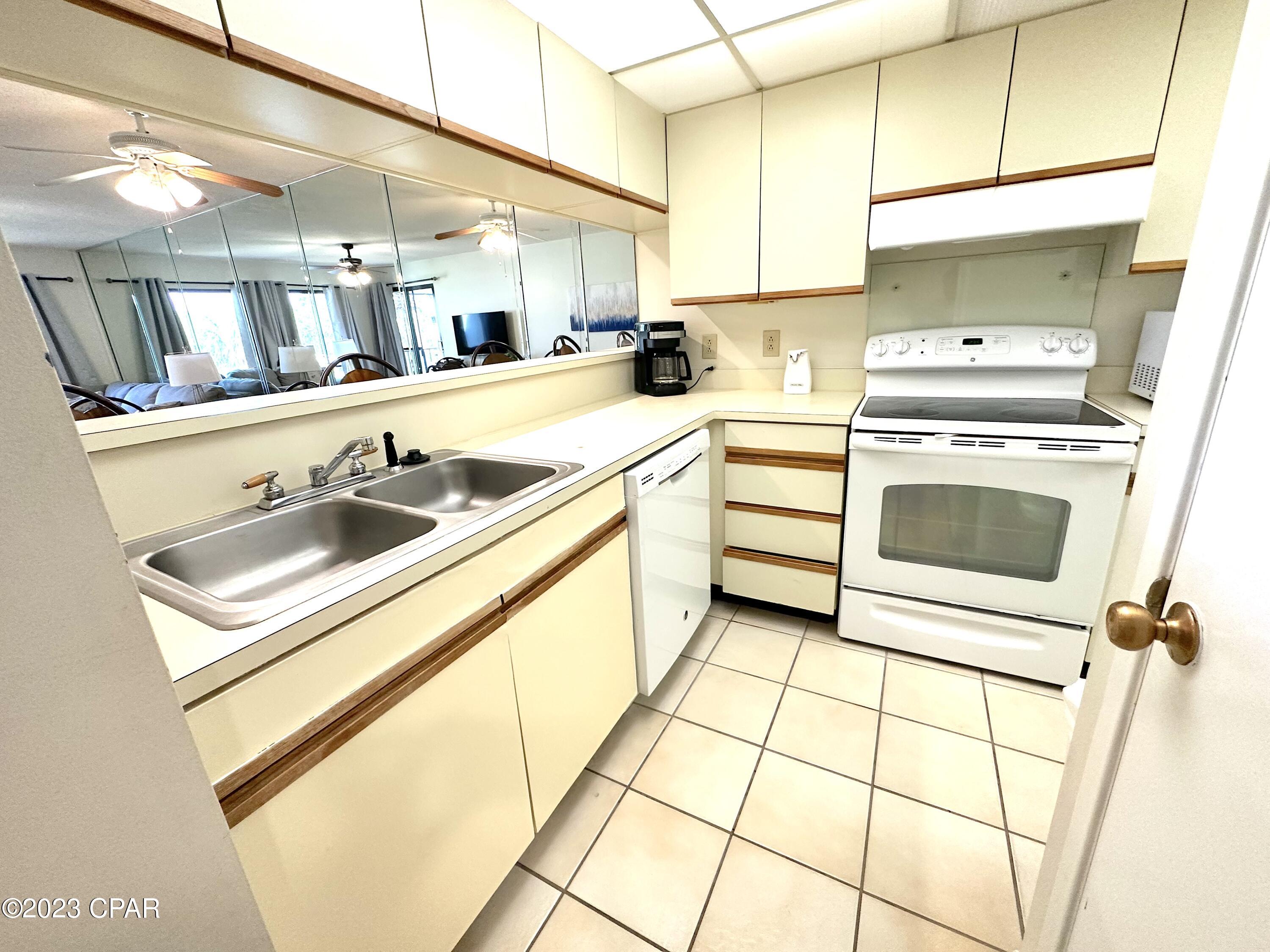 Edgewater Golf Villas V-A - Residential