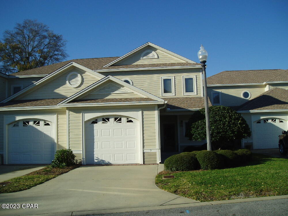 Executive Style townhouse located in Oaks Plantation.  Master Bedroom and Bath on the 1st floor with 2 large bedrooms, loft, and bathroom on the 2nd floor.  Large living room and dining area.  Kitchen equipped with all appliances.  Ready the first of January.