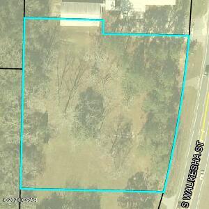 UNDER CONTRACT, SELLER ACCEPTING BACK UP OFFERS/// Discover this versatile mixed-use land (zoned Urban Mixed Use) in the heart of Bonifay, ideal for commercial, residential, or multifamily development. This symmetrically shaped lot is high and dry. Positioned within the city's evolving landscape, this parcel offers the flexibility to build retail shops, offices, or even mixed residential spaces. With it's prime location near local amenities and main thoroughfares, it's perfectly suited for entrepreneurs, investors, or developers looking to shape the future of this growing community.  Don't miss this opportunity to capitalize on Bonifay's expanding market and bring your vision to life on this multi-functional lot.