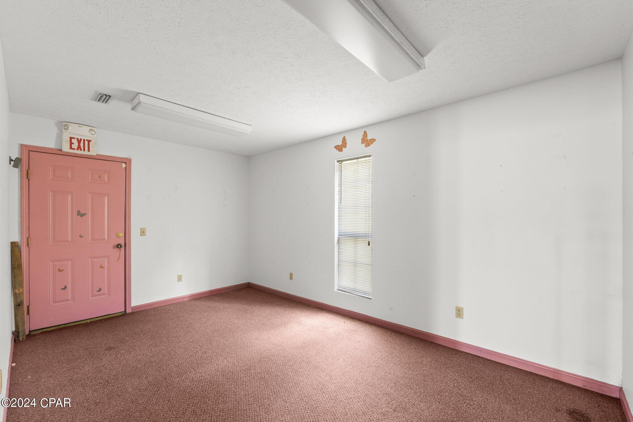 [No Recorded Subdiv] - Commercial Sale