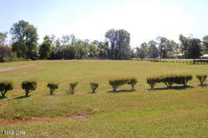 Beautiful well maintained 3 acre commercial lot near state park and public schools.