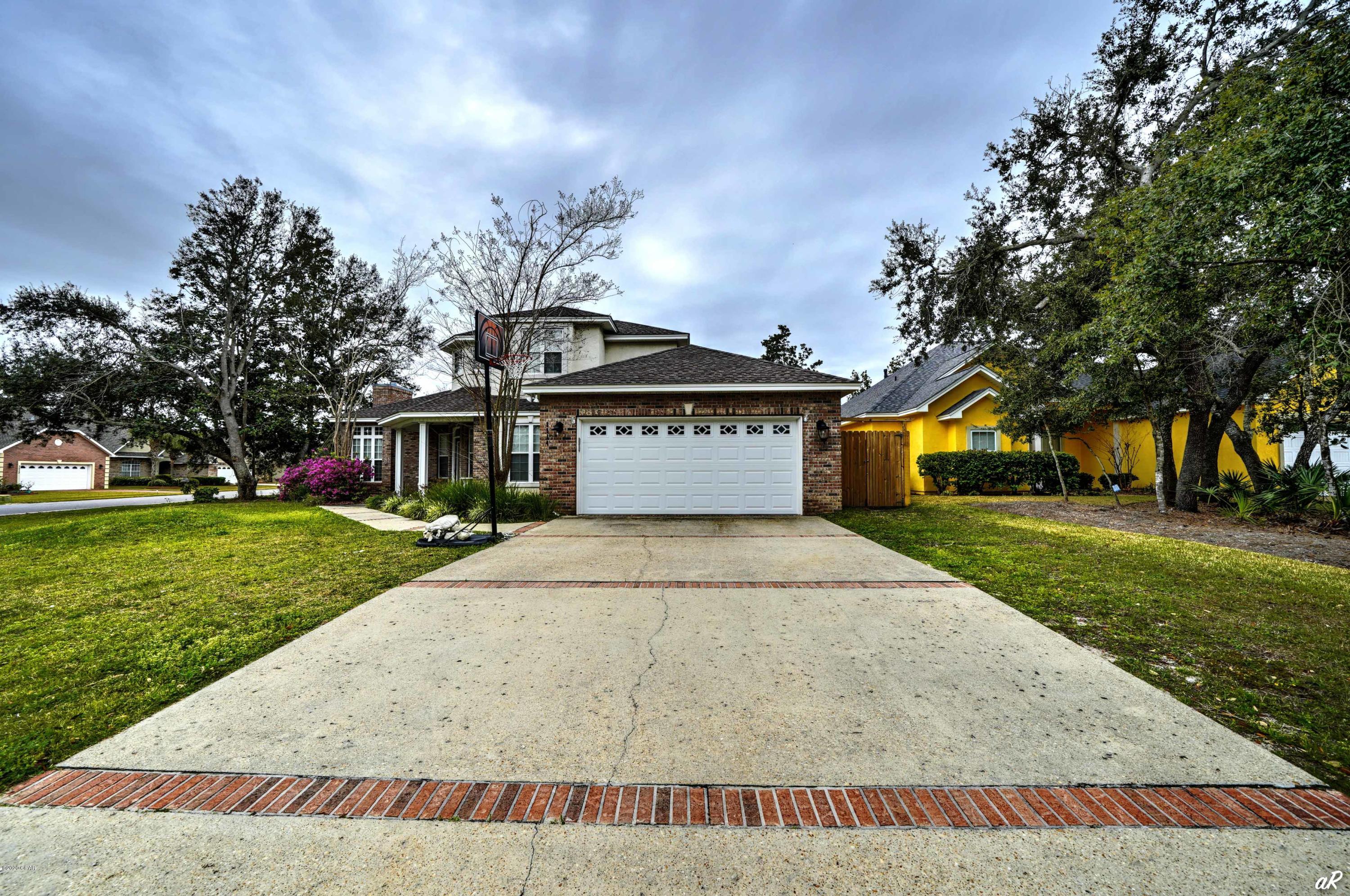 Pelican Bay - Residential