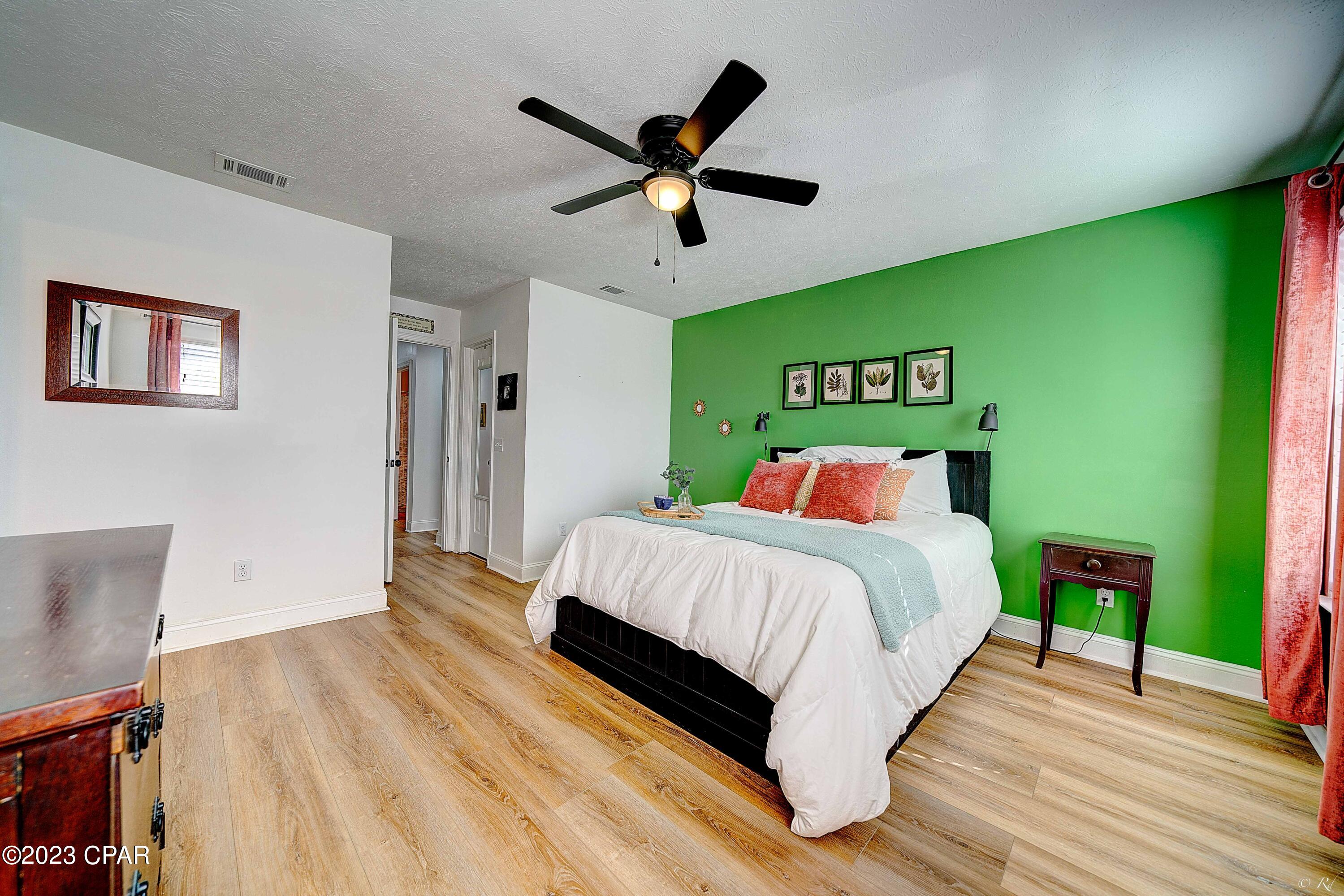 Pine Tree Place Unit 1 - Residential