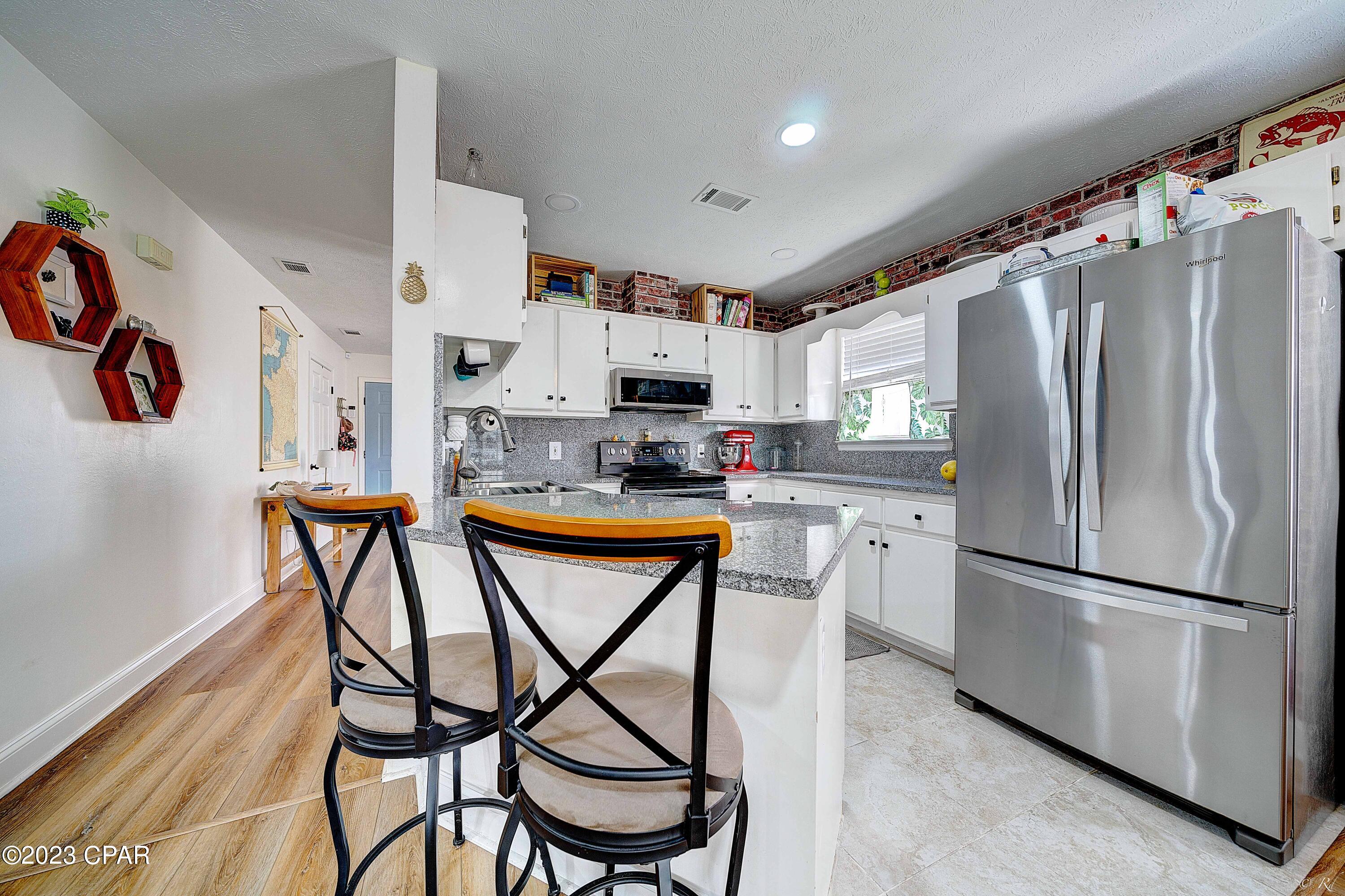 Pine Tree Place Unit 1 - Residential
