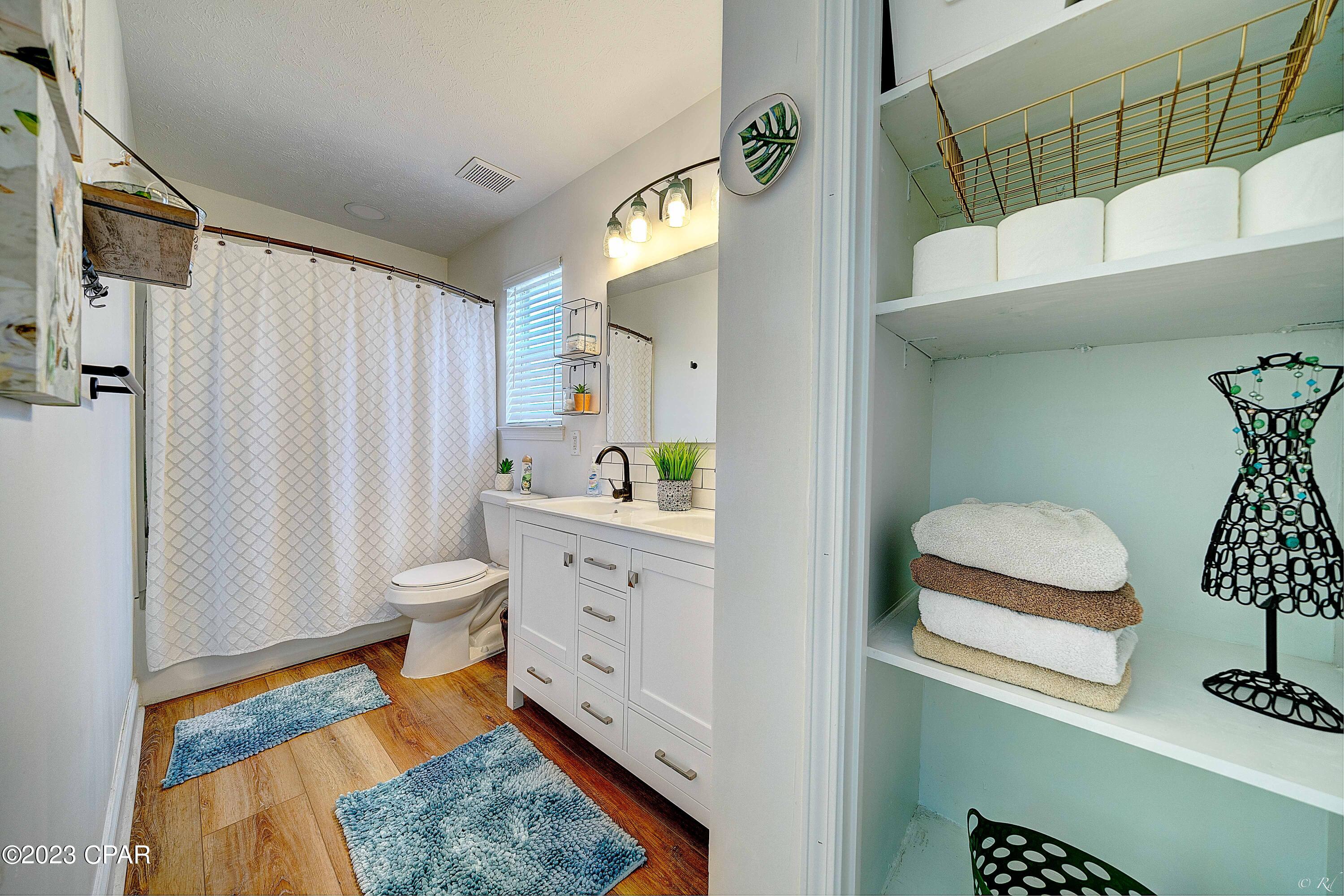 Pine Tree Place Unit 1 - Residential