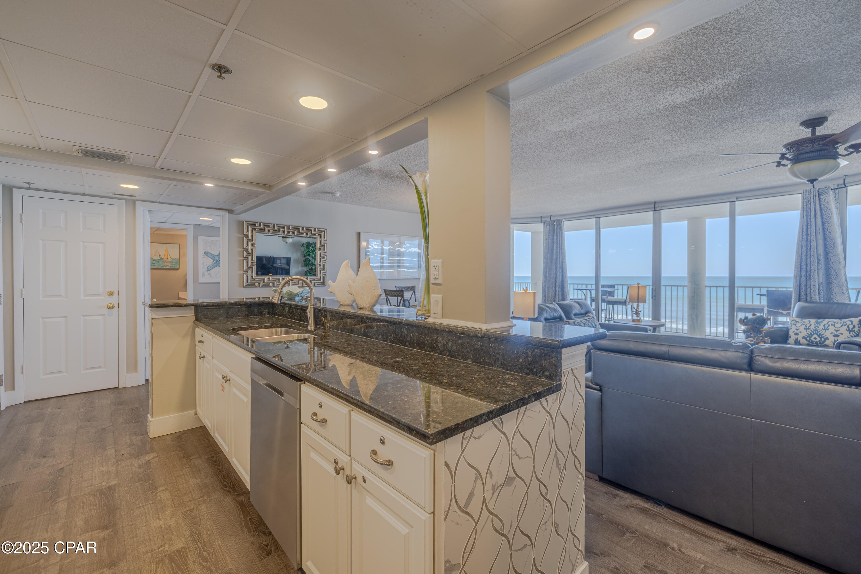 Long Beach Towers I - Residential