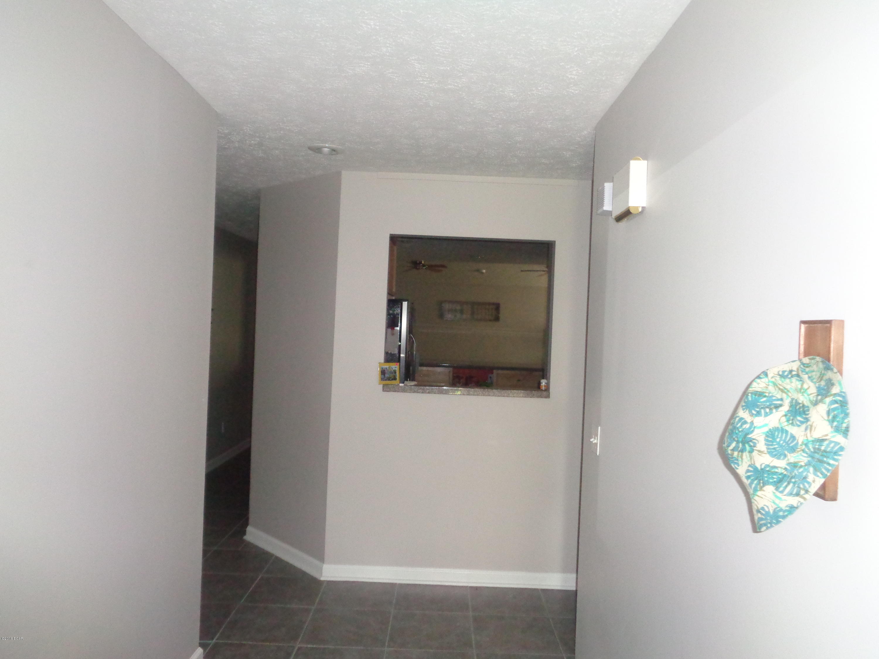 COMING SOON!!!Beautiful home walking distance to BEACH!!Close to Restaurant, Public Boat Ramp, and shopping.Very nice large Ceramic tile in all rooms except 2 bedrooms,split bedroom floor plan, Granite counter-tops and stainless steel  appliances in kitchen, Breakfast Bar,Vaulted ceilings with open floor plan, Garage and private fenced back yard. SMALL PETS NEGOTIABLE!