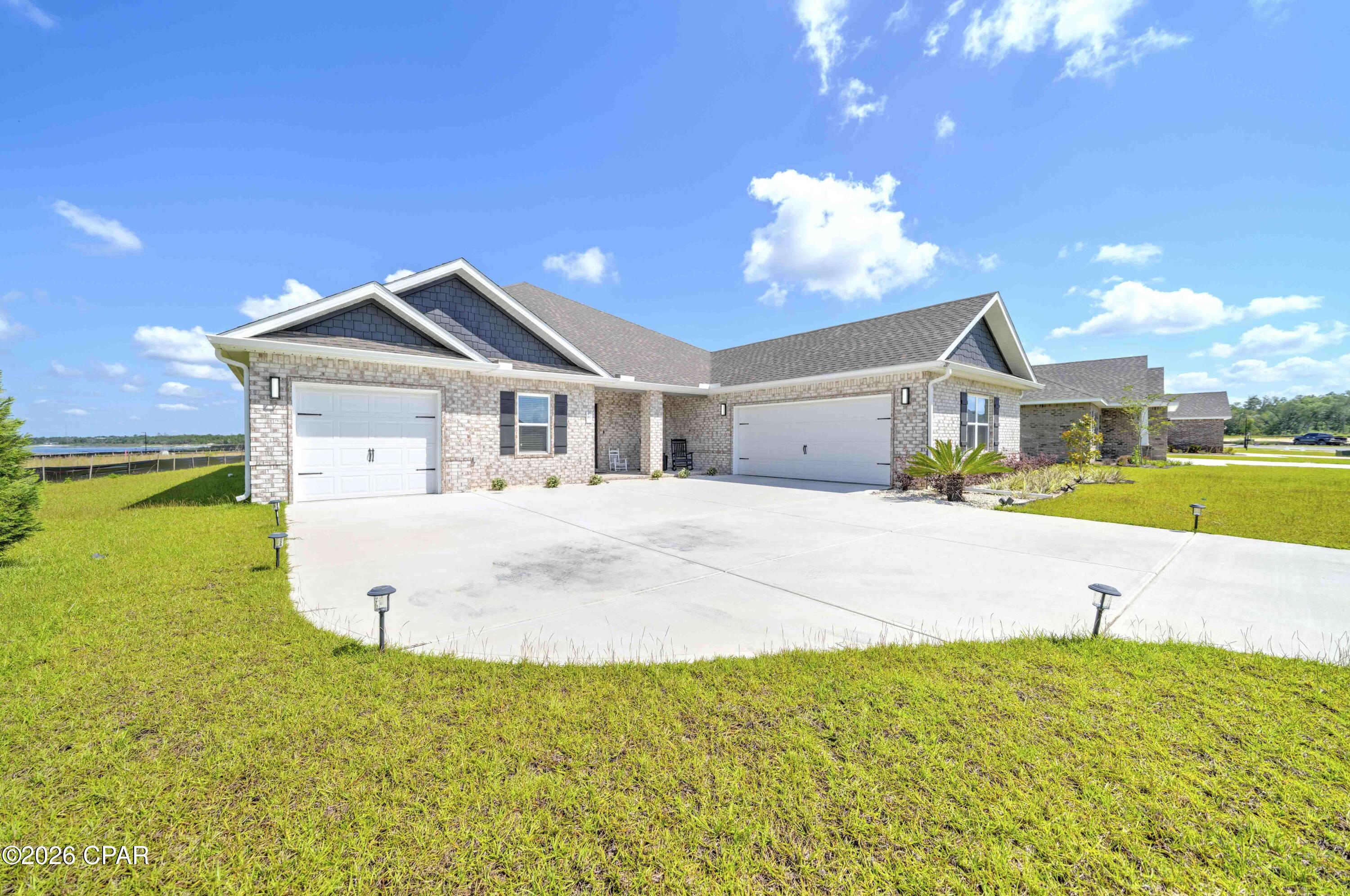 Lake Merial - Residential