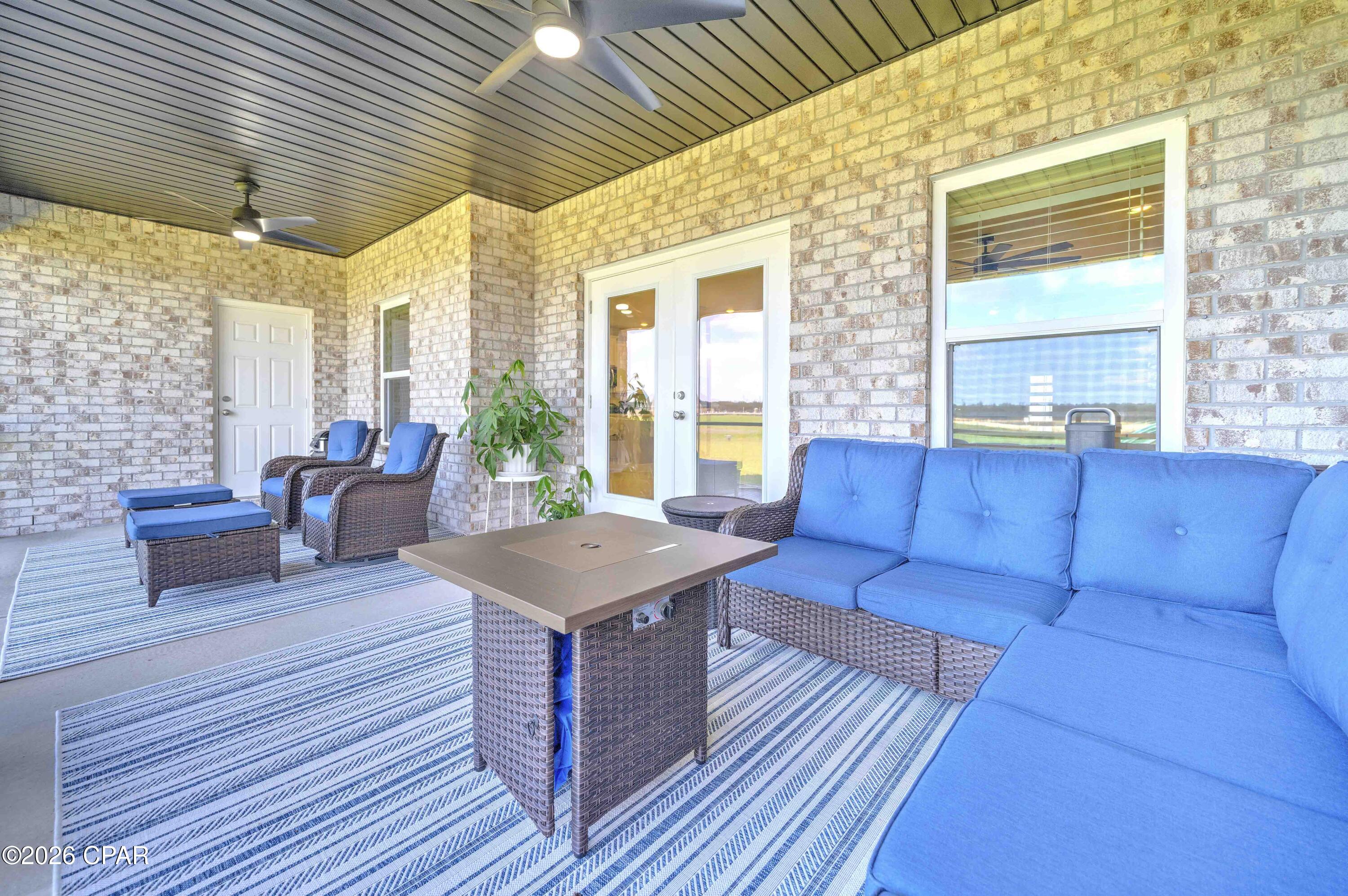 Lake Merial - Residential