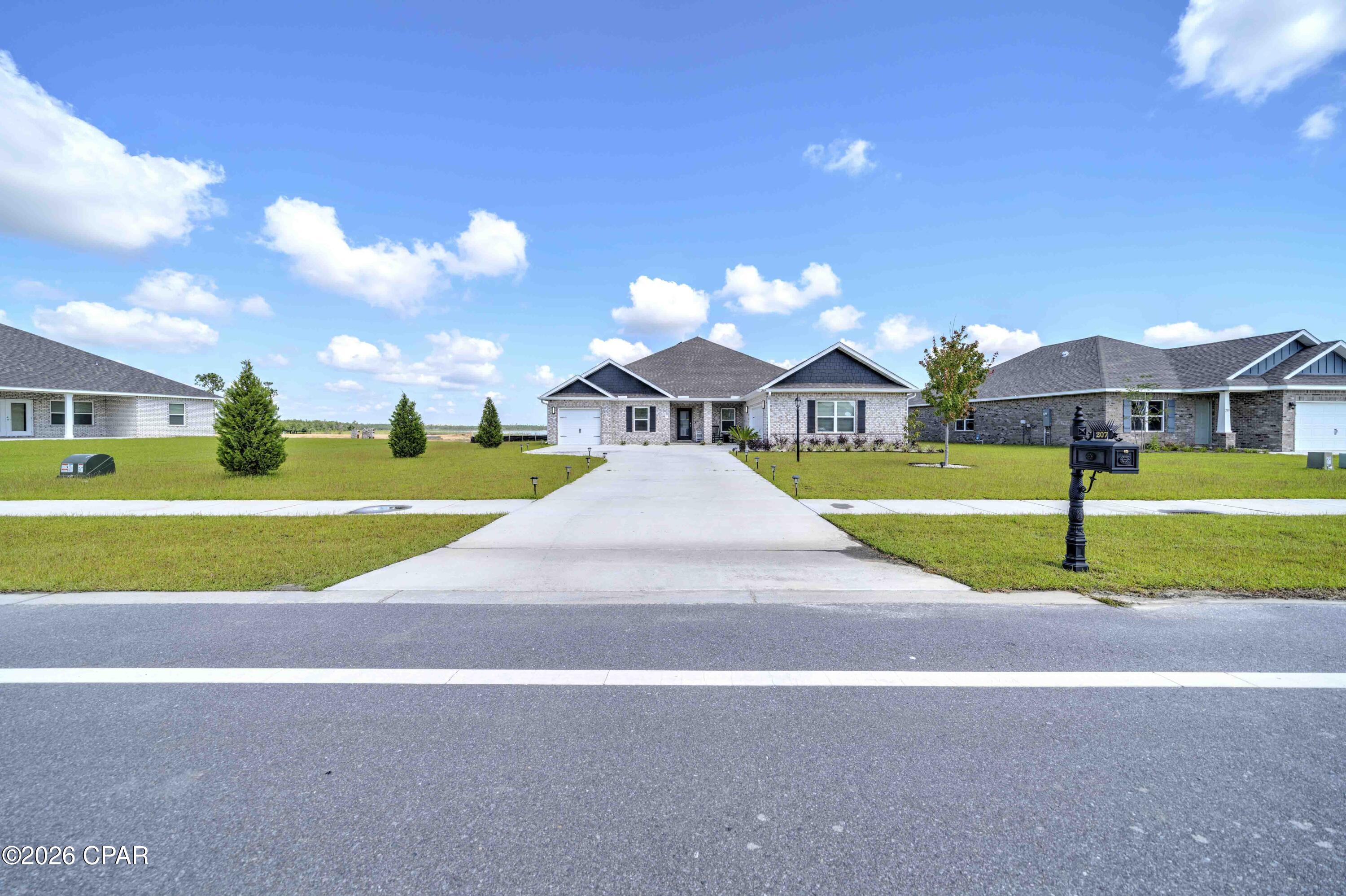 Lake Merial - Residential