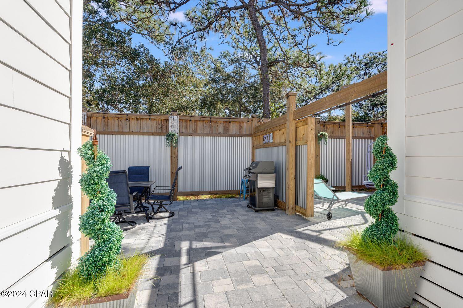 Gulf Shore Manor - Residential