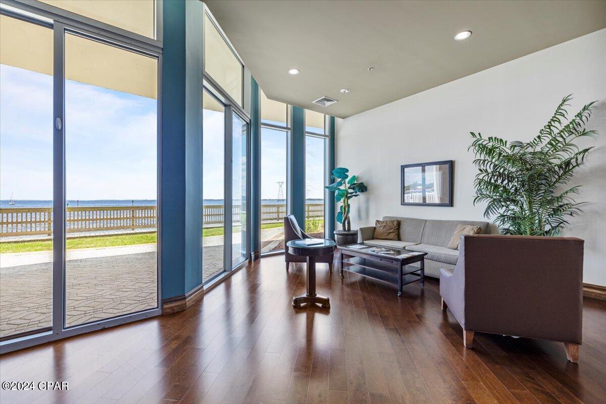Marina Landing - Residential