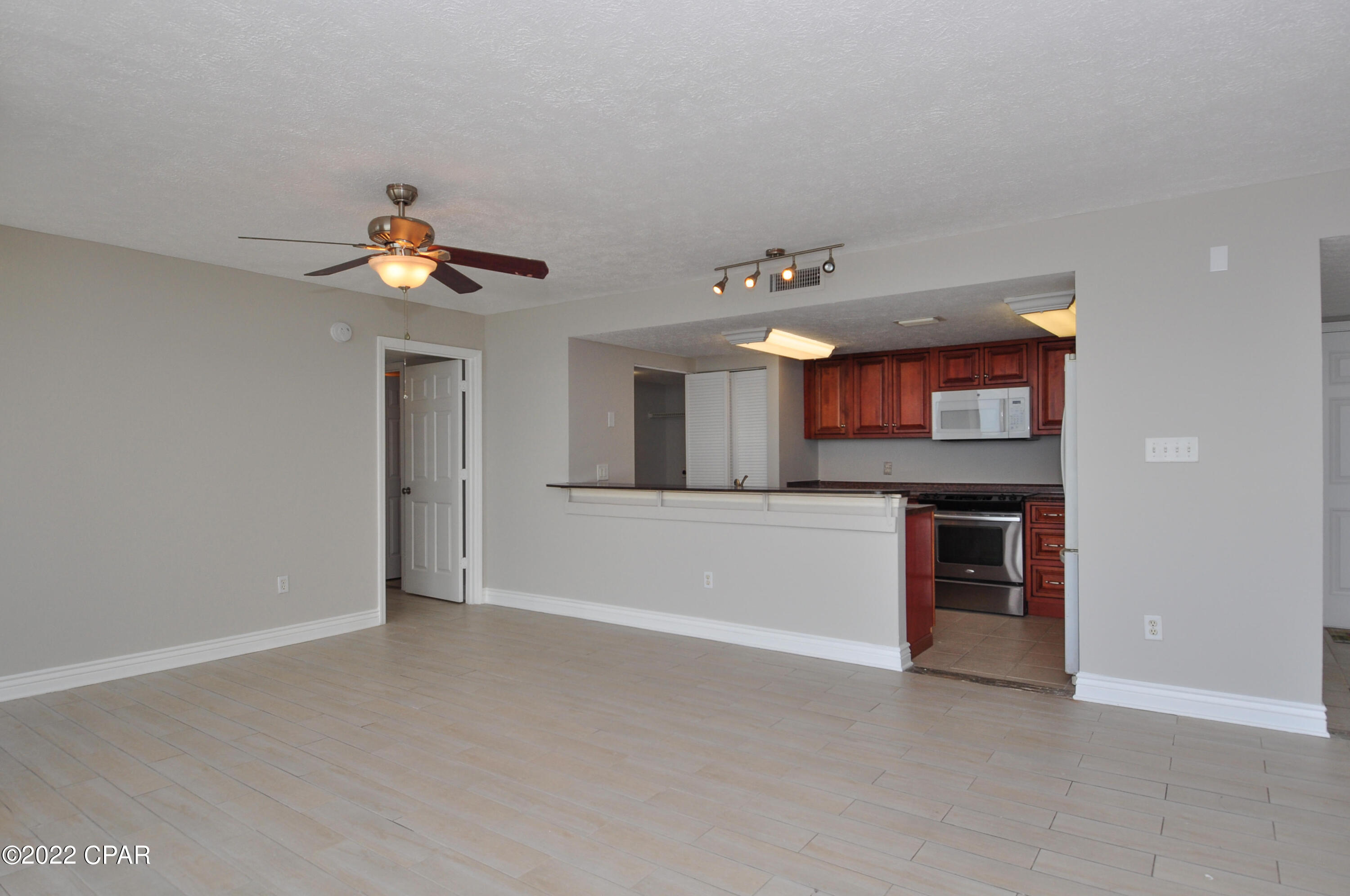 Seachase Condo - Residential