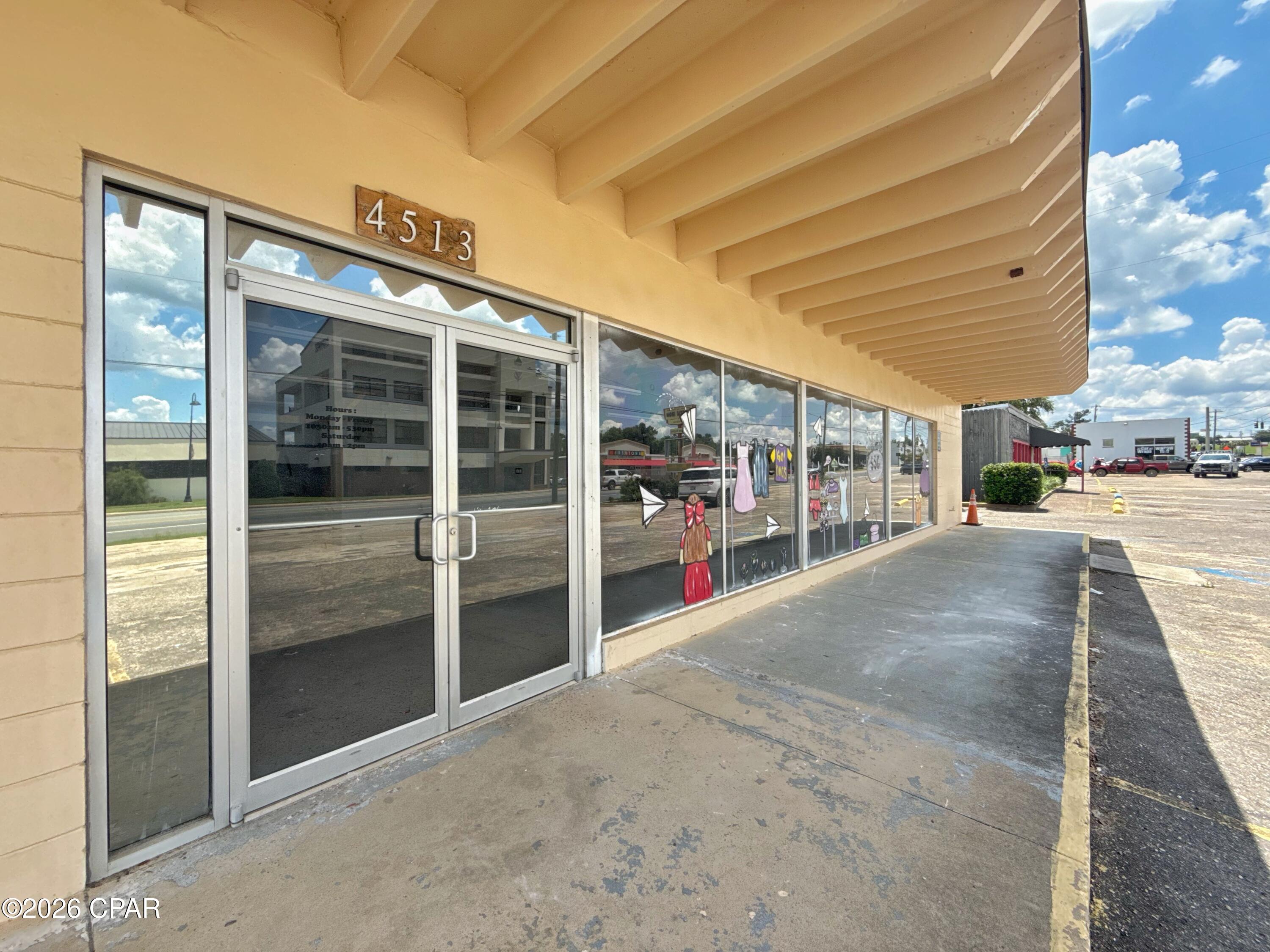 [No Recorded Subdiv] - Commercial Sale