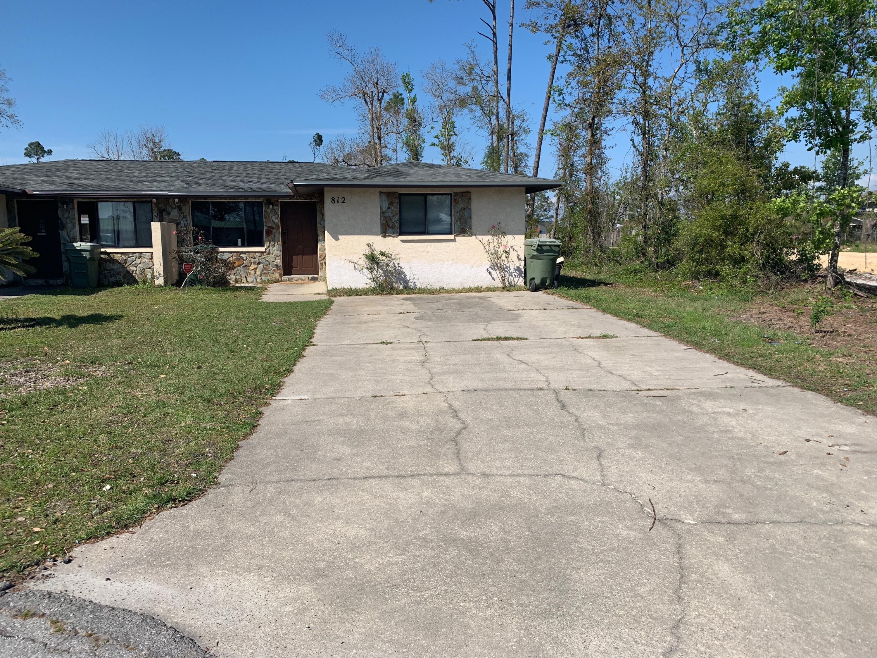 Great duplex in a family friendly area of Lynn Haven. This property is very close to all schools including Mowat and Mosley. Unit has had repairs other than flooring replaced. great home or investment opportunity!