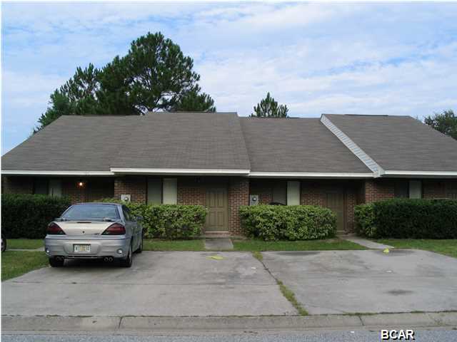 Centrally located town house within walking distance to Northside Elementary, and shopping amenities on 23rd and 15th Streets are nearby. Washer/dryer hookups in utility closet off kitchen; outside storage room that locks, and covered patio off master bedroom. Master bedroom and bath down stairs with 2nd bedroom and bath upstairs provides privacy. Will have new carpet and should be ready on or before October 15, 2014. Room sizes are from builders plans; owner is listing agent. $20.00 application fee.