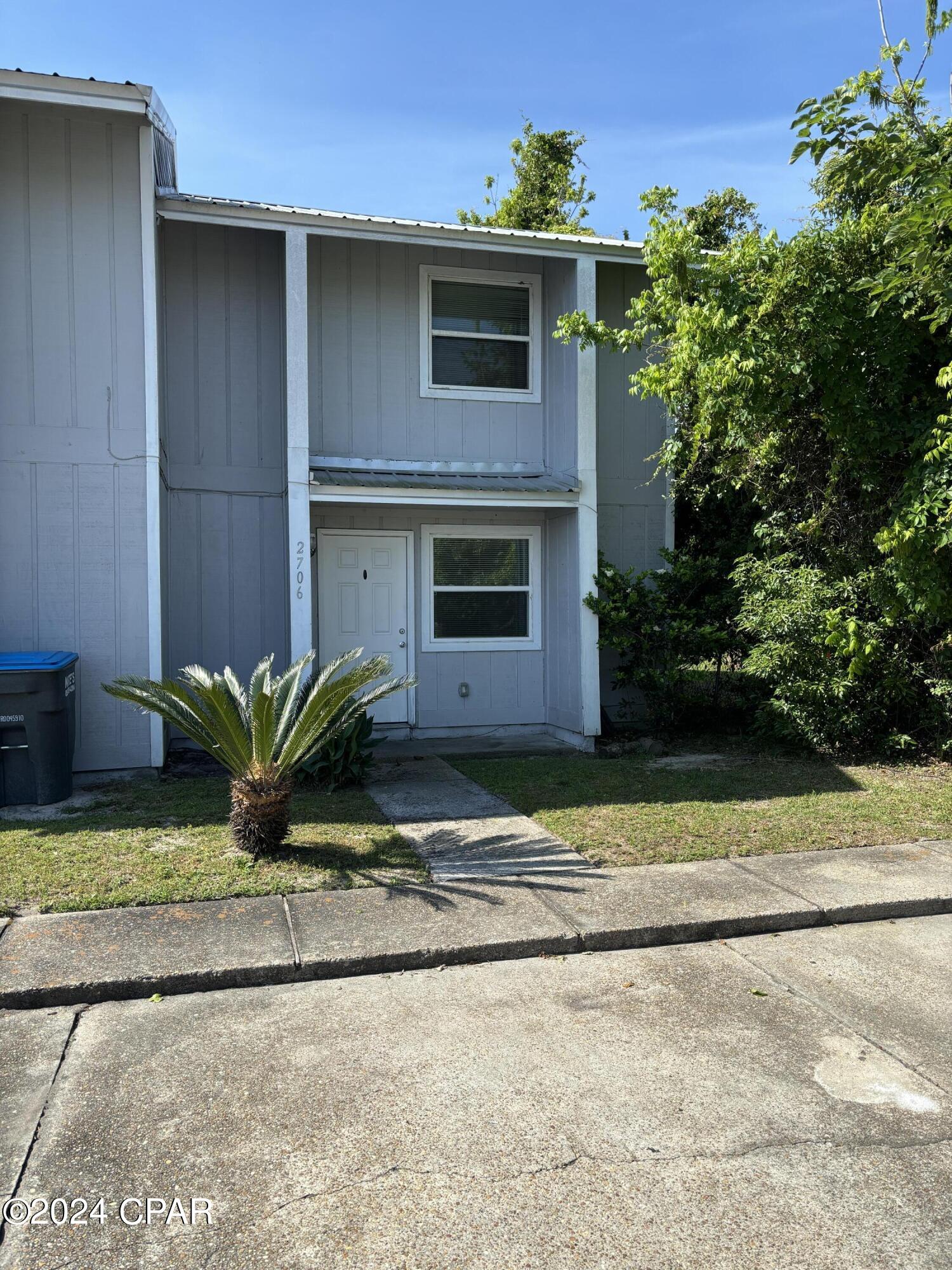 2bd, 1.5 bath 2-story townhouse. Nice, soft close cabinets, stainless appliances, granite counters. Vinyl plank through out. Very clean. Well Maintained. w/d hook ups. Lawncare included.
