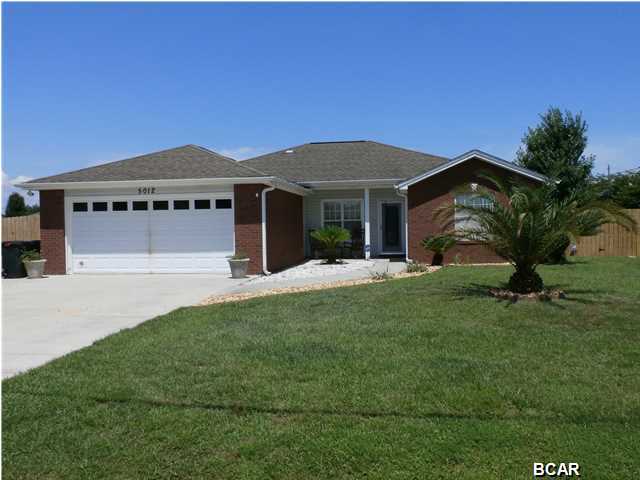 This home 3 bedroom/2 bath home has an extra large 2 car garage and 2 storage workshops.  One is insulated and has electricity and a/c. Fenced back yard.  Close to schools.  Nicely landscaped yard.  Pets negotiable.  $300.00 non refundable pet fee