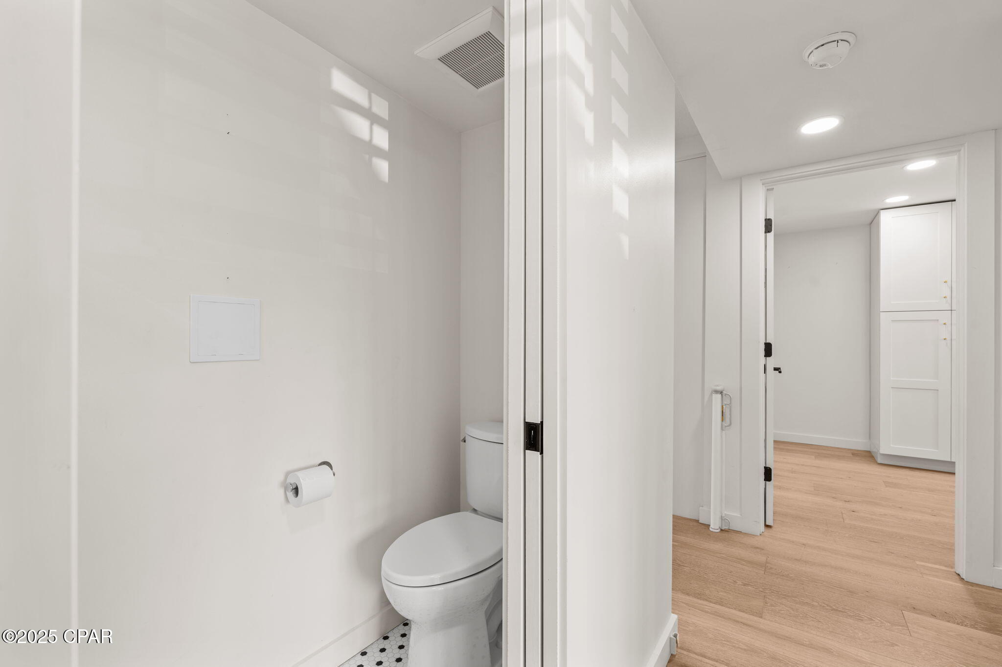 Cove Condominium - Residential Lease