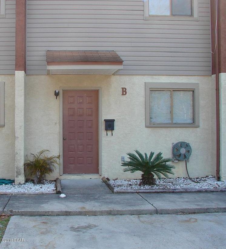 Townhouse with fireplace, washer & dryer connections, large floor plan, and central heating and air. Centrally located close to schools, shopping, and dining.
