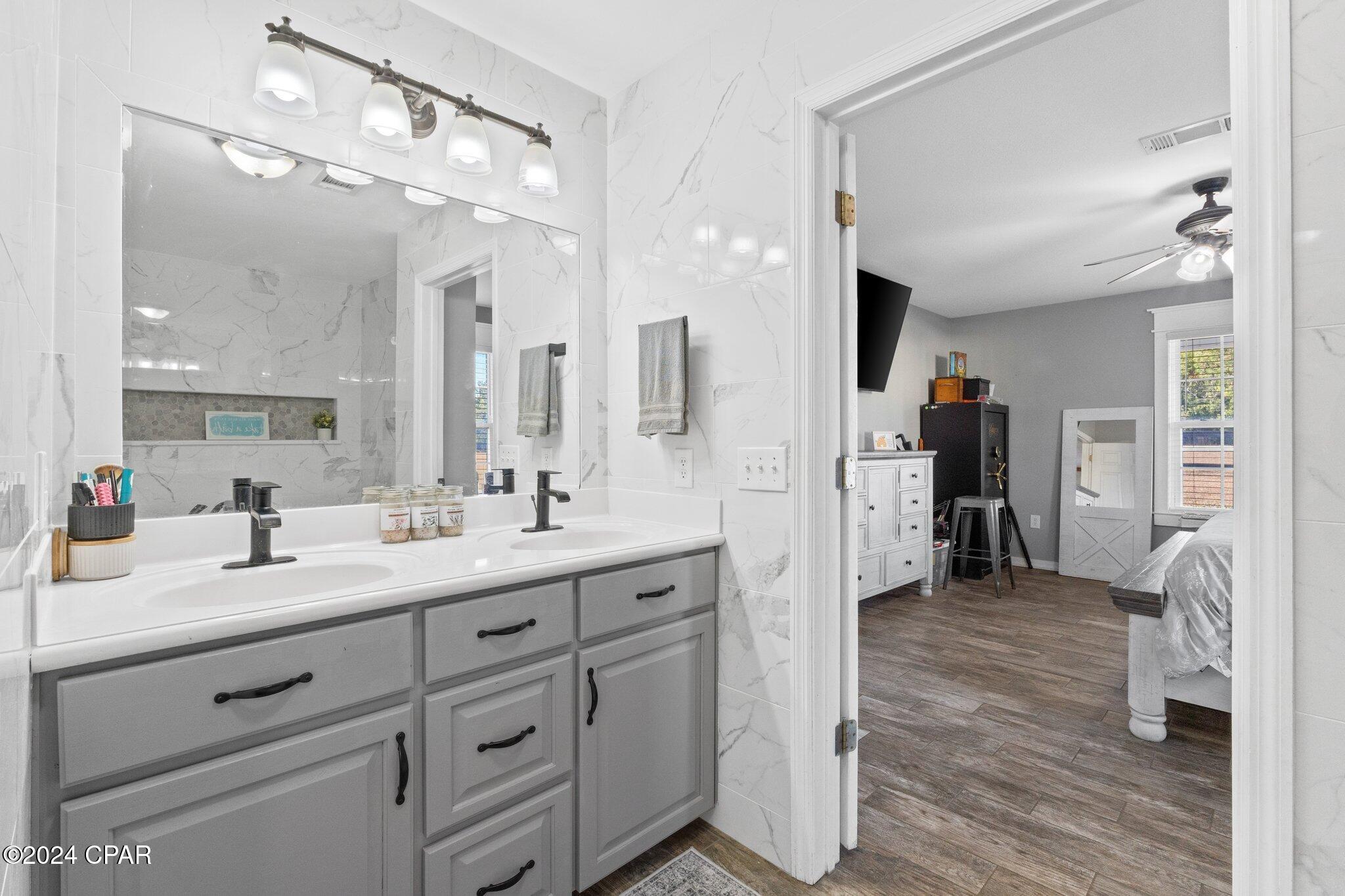 Twin Lakes - Residential