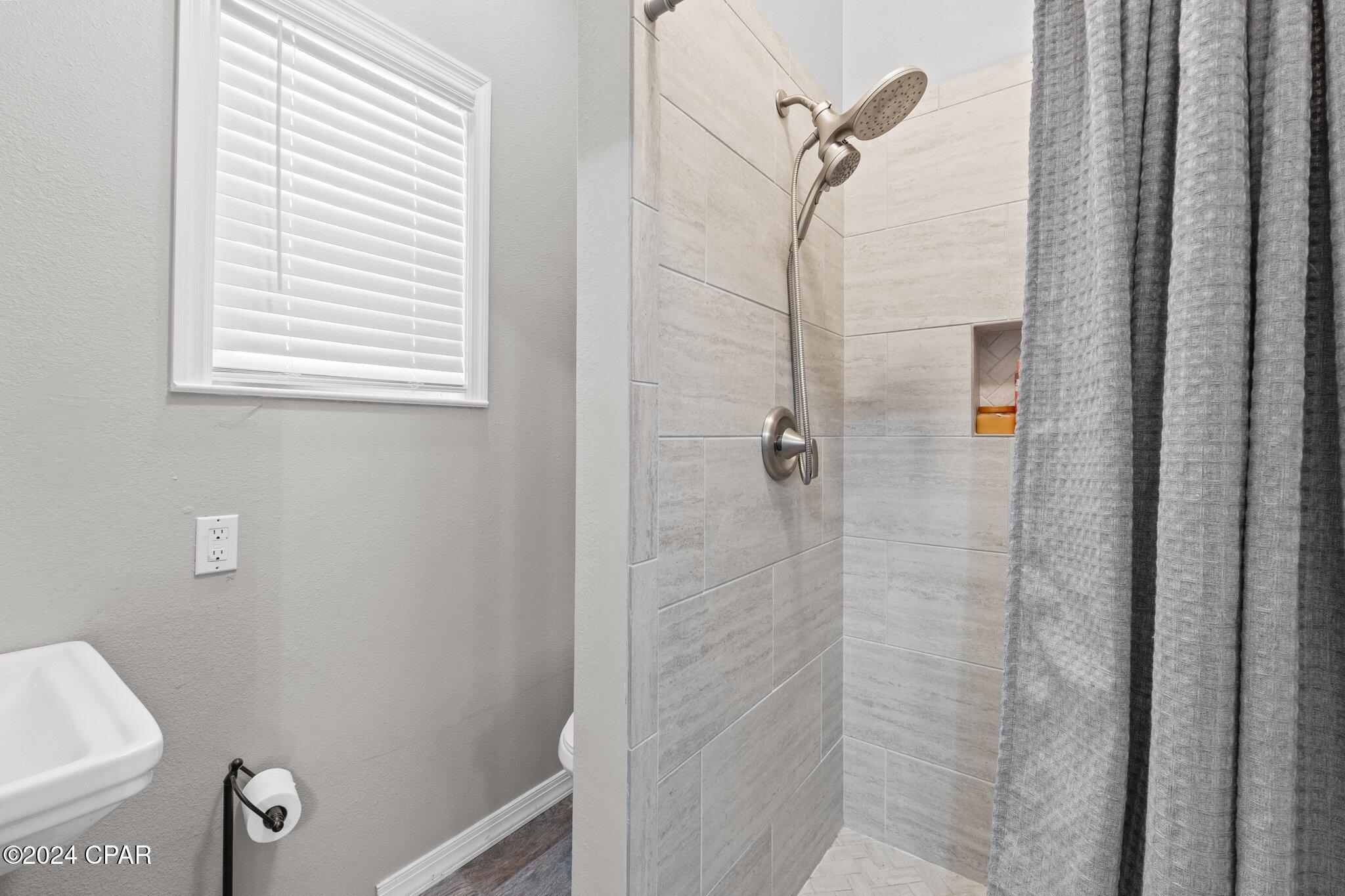 Twin Lakes - Residential