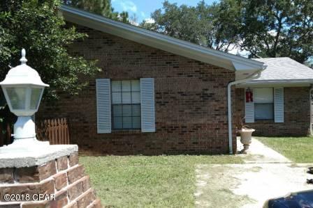 Duplex located close to Tyndall AFB, schools, and shopping. The living room has cathedral ceiling and skylight in master bath. Washer and Dryer are included. Half off of the security deposit for active military.



All measurements are approximate.