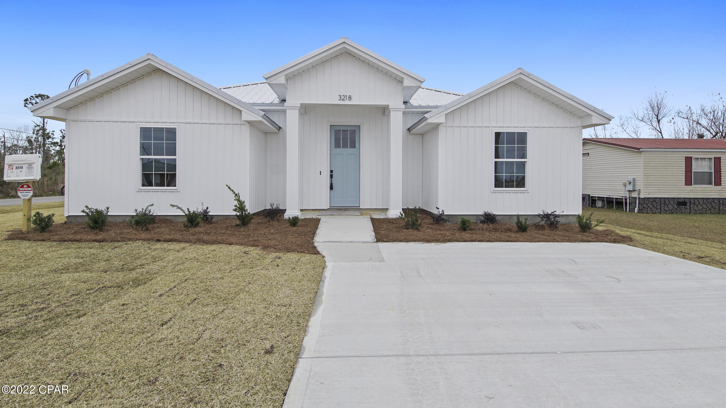 Home for rent! Home features an open floor plan, stainless steel appliances, modern cabinets and flooring with neutral colors throughout. Call today to see this beautiful home that offers the peace of mind a new house brings! Photos are not a representation of actual house, photos are of a similar house with same floorplan. Finishes and fixtures may be different. Please visit our website at whenyouthinkrentals.com for applications.