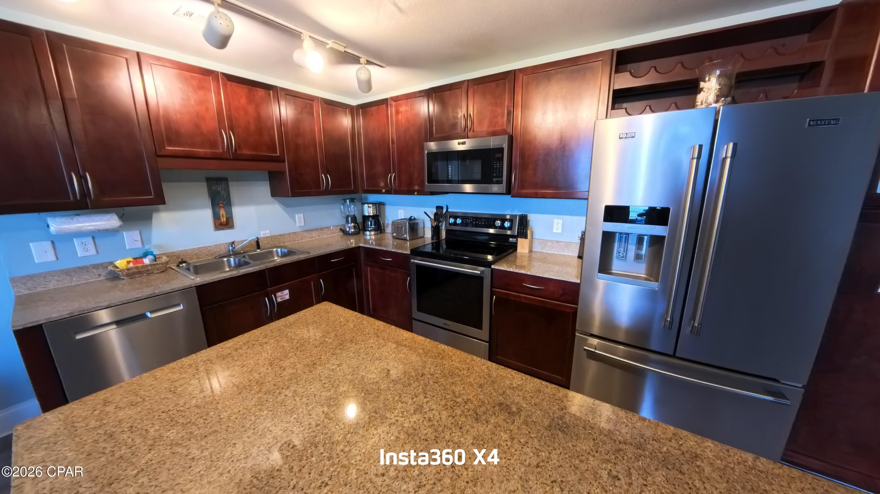 Laketown Wharf - Residential