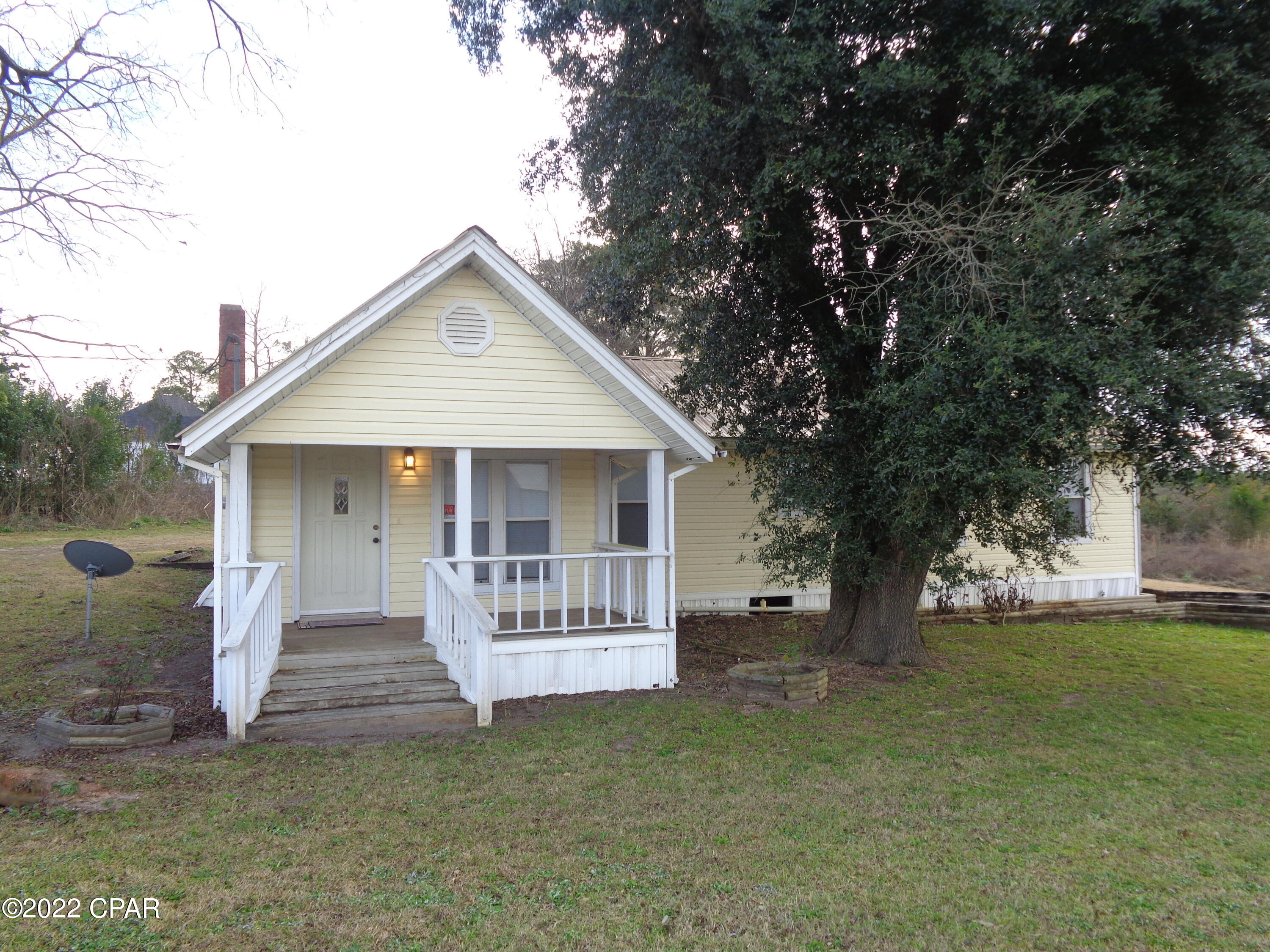 Looking for a clean rental with easy access to Dothan . Home has 2 bedrooms the master is huge. Lots of living space . Large deck on the back of home. Application fee. No Pets and one years lease required.