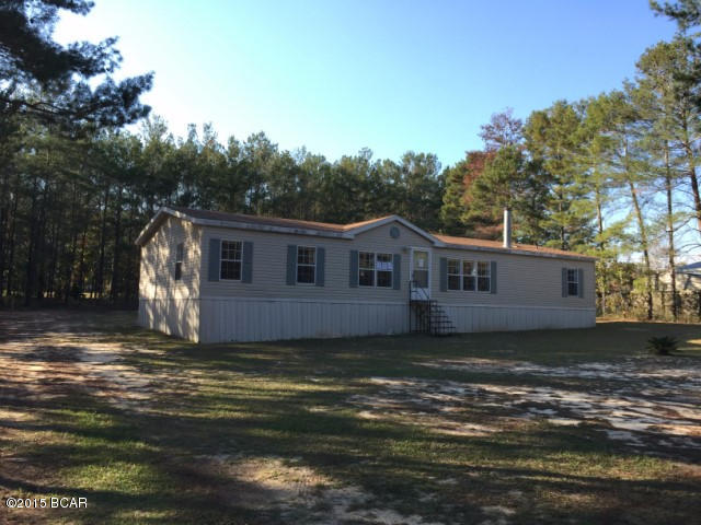 Nice & secluded property in the quaint community of White Western Springs. This is a very spacious 3 Bed 2 Bath home with a beautiful open floor layout! This property features a beautiful fireplace in the Den, an open concept Living-Dining area & a detached 2 Car Garage! Don't miss out on this fantastic opportunity! Available to Owner Occupants for 15 days from list date.