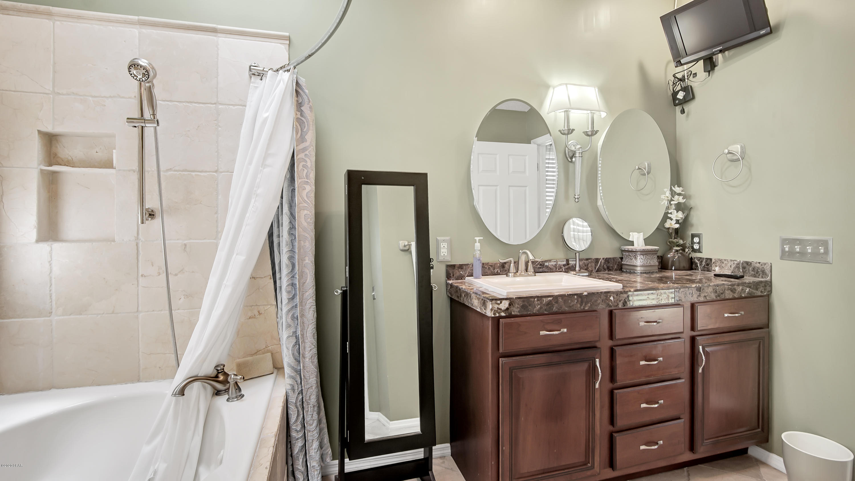 Derby Woods 1st Add - Residential