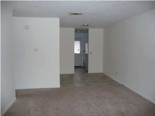 This 2bd/1ba apartment is centrally located, close to 23rd st. shops and restaurants. Water, Sewer, Garbage and  Lawncare included.  No pets.