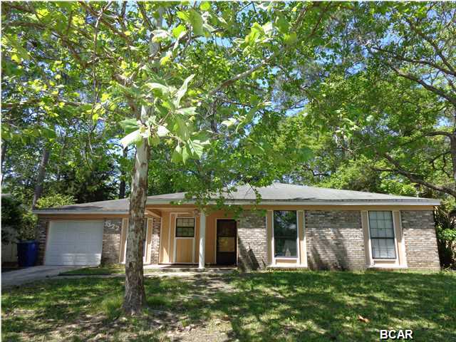 This charming house can be yours. Great 4 bedroom, 3 bath home in Pinnacle Pines. The home has been renovated to include, new tile throughout, fresh paint throughout, new kitchen cabinets. The home feature a large screened porch. The back yard is fully fences and has a storage building as well as a RV/boat carport. This is definitely a ''must look at'' if you are in need of a 4 bedroom home. All measurements are approximate. 1 Year Home Owners Warranty available with acceptable offer.  Please verify if important.