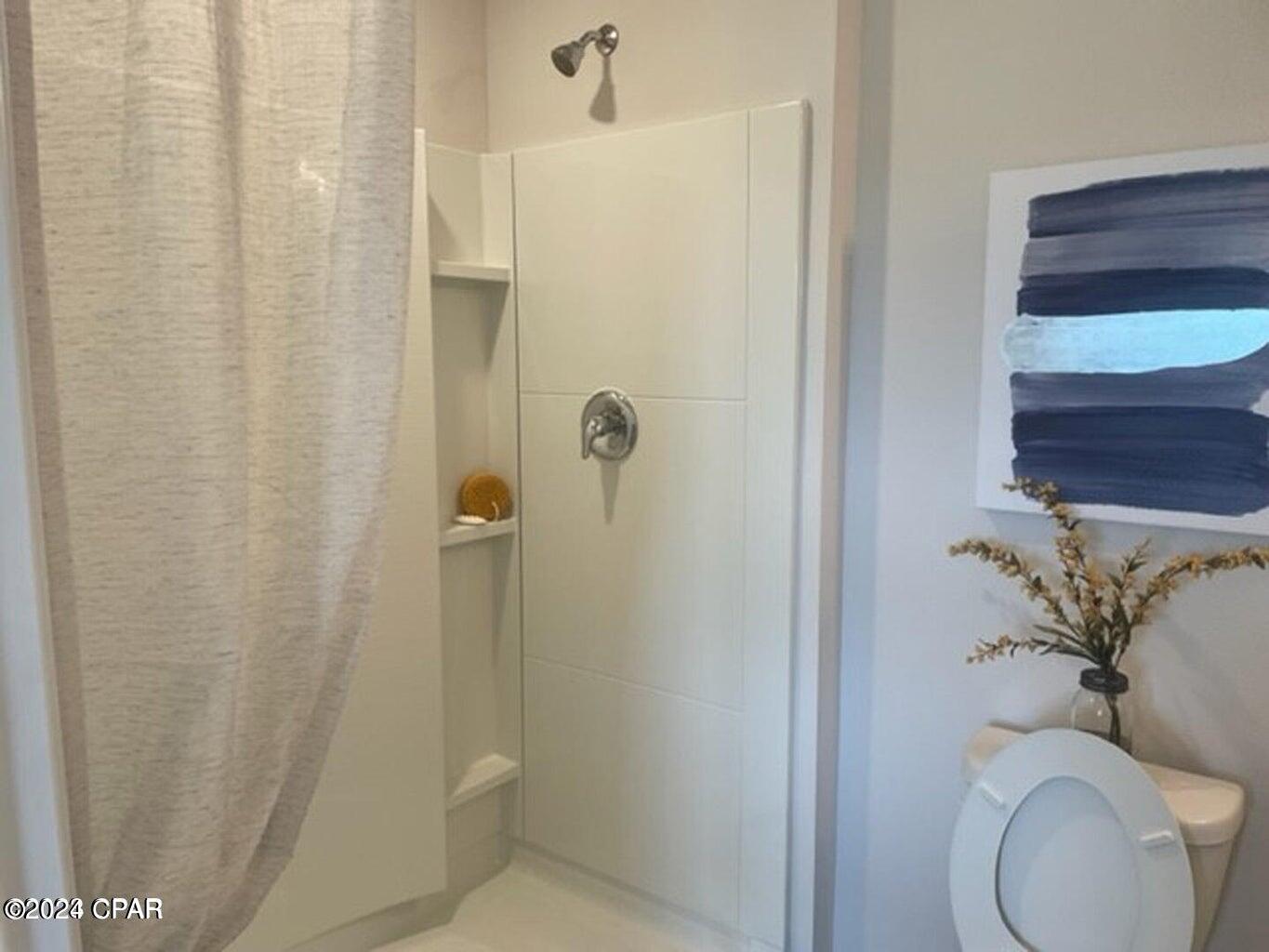 La Siesta - Residential Lease