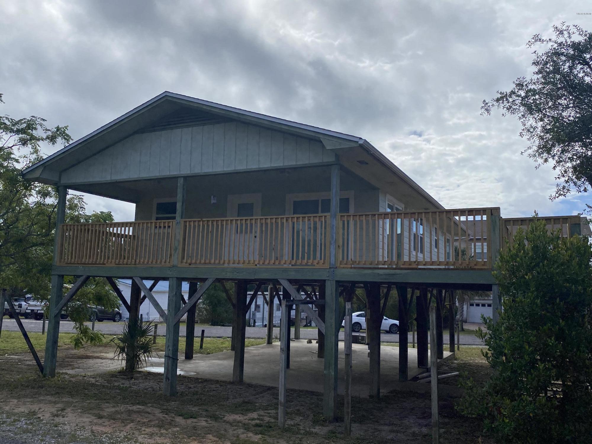 Laguna Beach:  3 blocks to the beach, 2 bedroom, 2 bath home on stilts with a large yard.