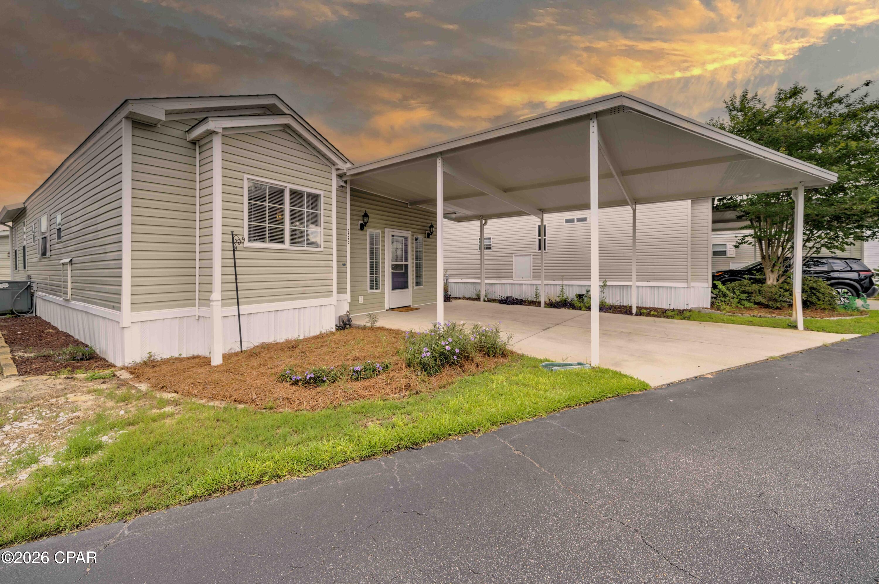 Emerald Pointe Resort - Residential