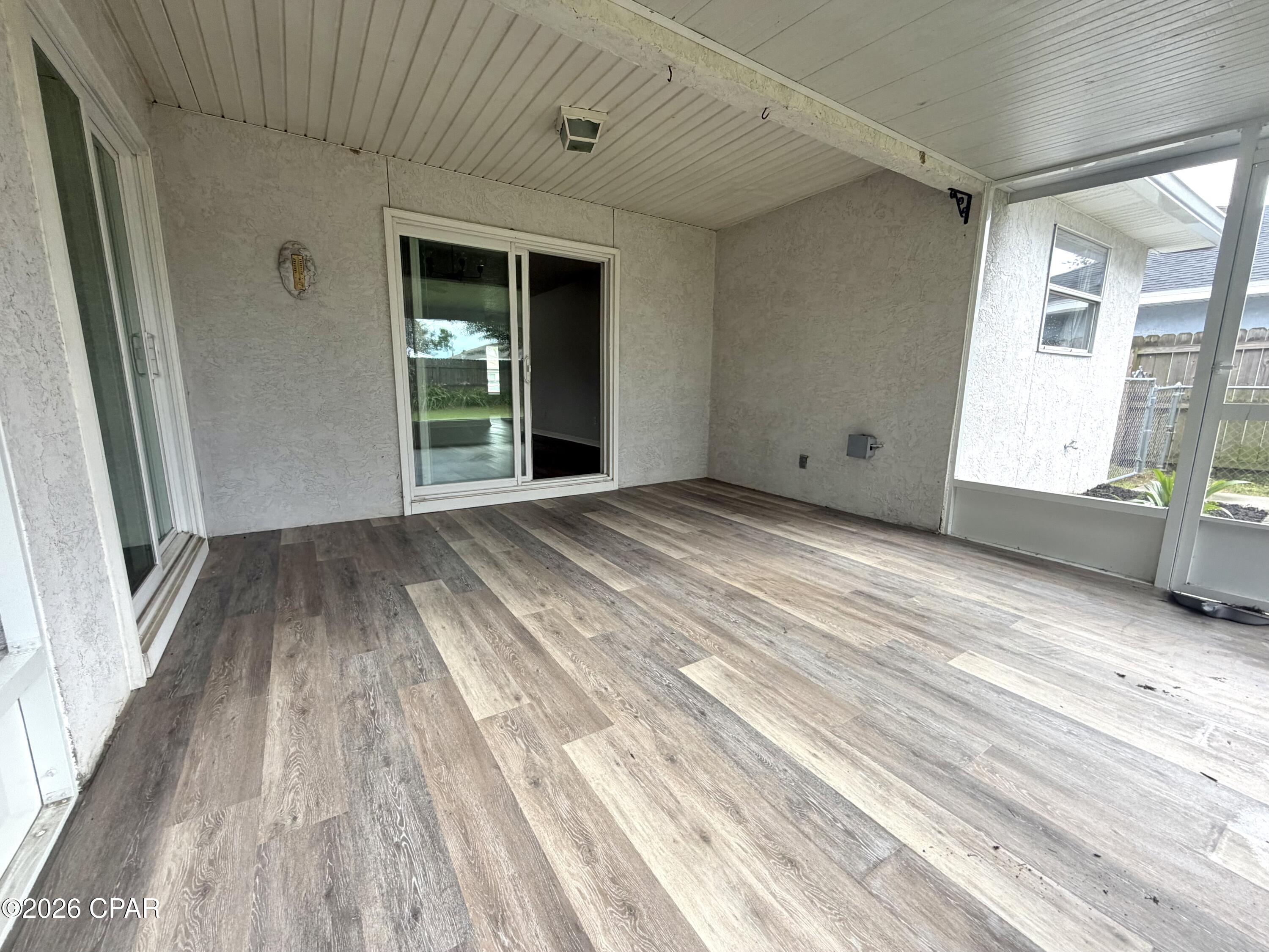 Pine Tree Place Unit 1 - Residential