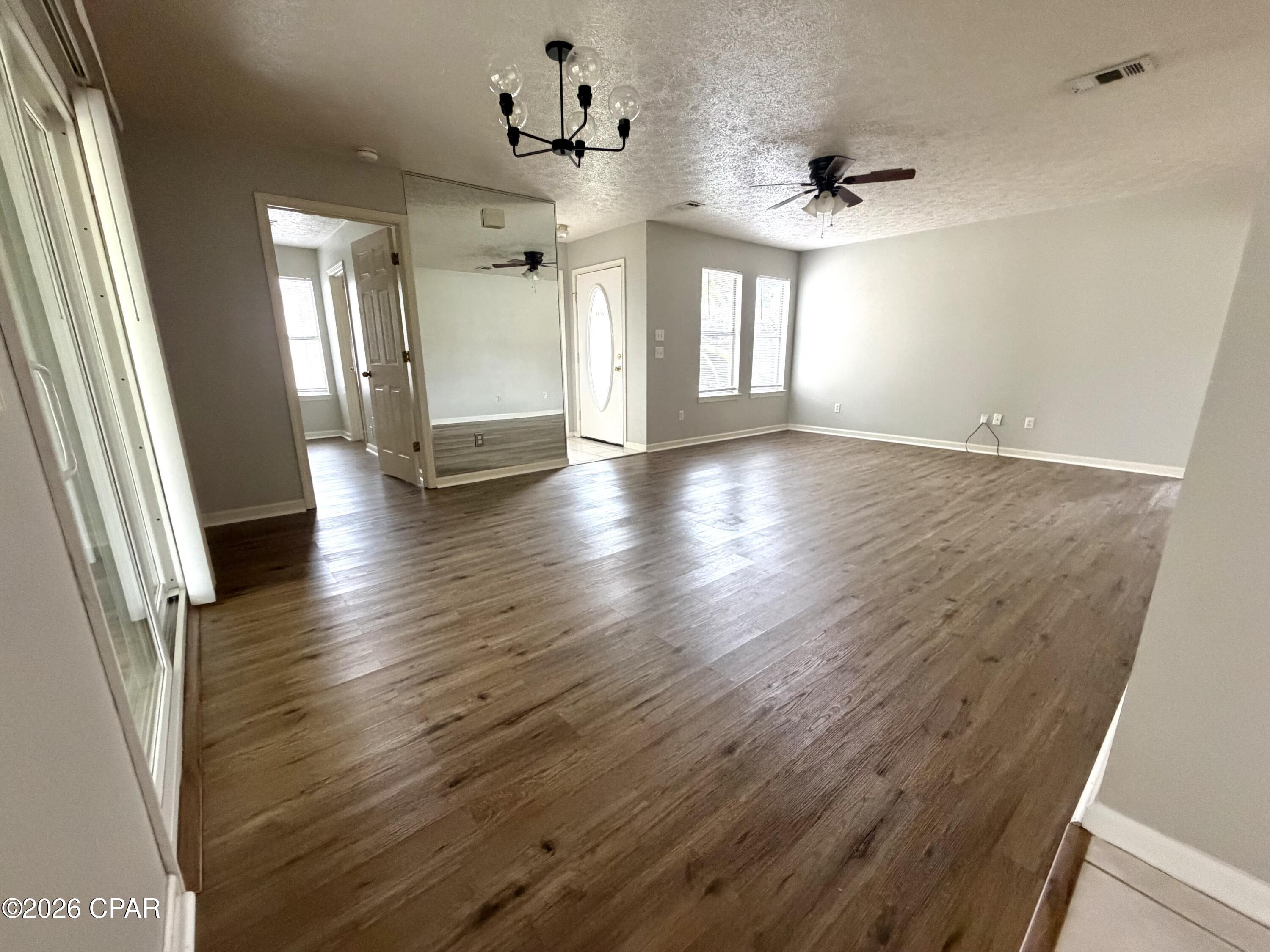 Pine Tree Place Unit 1 - Residential