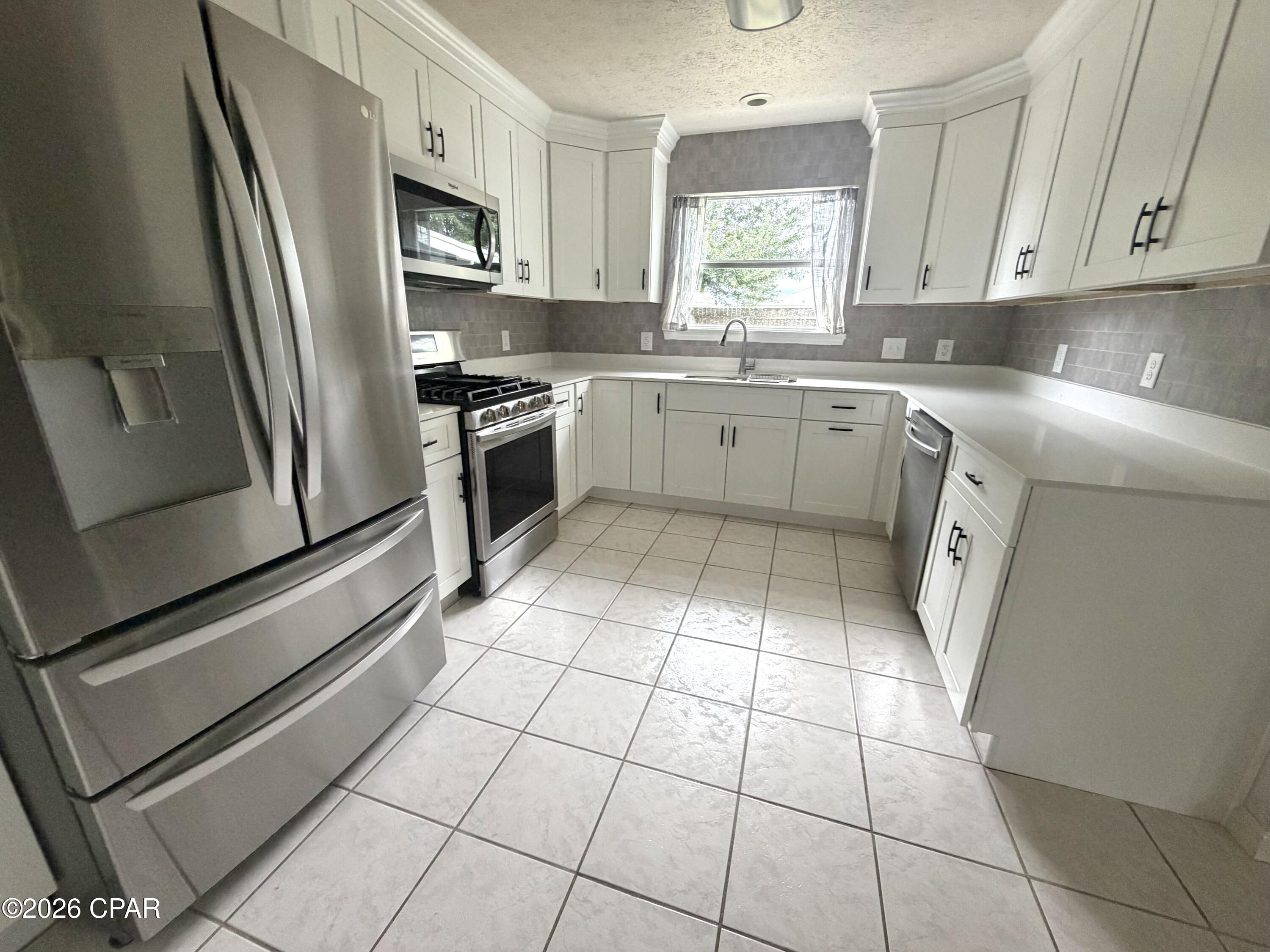 Pine Tree Place Unit 1 - Residential