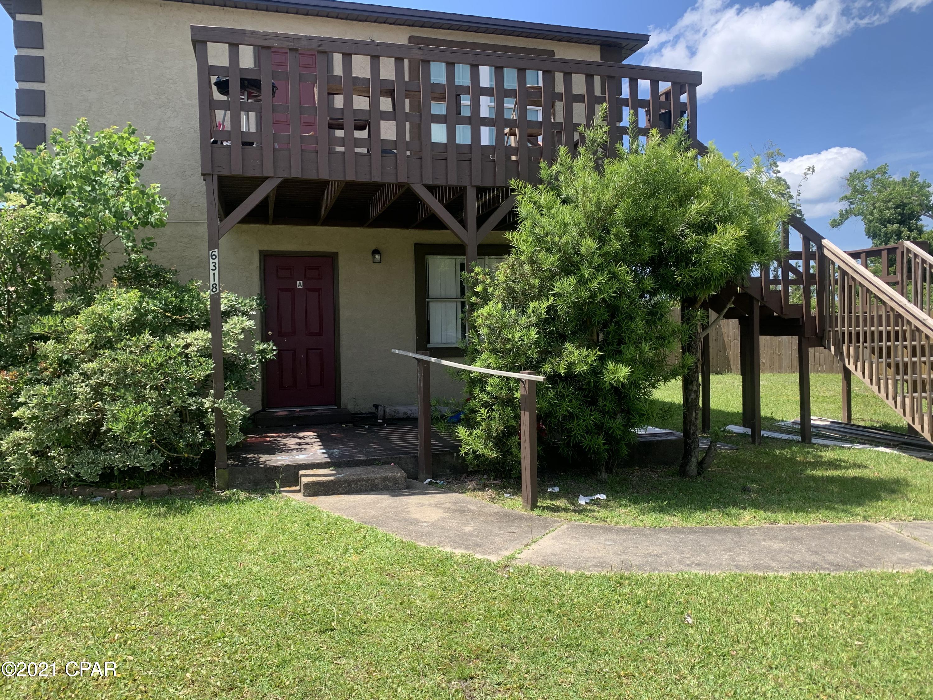 This apartment offers 2 bedrooms and 1 bath. Downstairs unit located near TAFB, schools, and entertainment. Updated kitchen cabinets and appliances and includes washer/dryer hookups.



*Trash, pest control, and lawn service included*



*No pets*