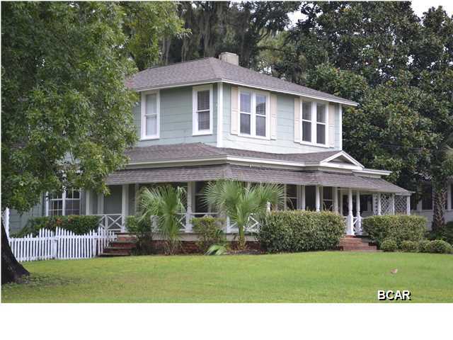 Historic St. Andrews home with 3 BR/2.5 Bath plus 3 Bonus rooms. Beautiful Bay view and access. Lovely wrap around front porch. Original hardwood floors. Large living room with fireplace. Master bedroom downstairs. 2 BR/ 1 Bath plus 2 bonus rooms upstairs and a very large library downstairs that shares fireplace with living room. Huge formal dining room, eat-in kitchen, pantry, laundry room. Small pet only. 1 year lease at $1800 month & $1700 deposit. Lawn care included. This is a must see!