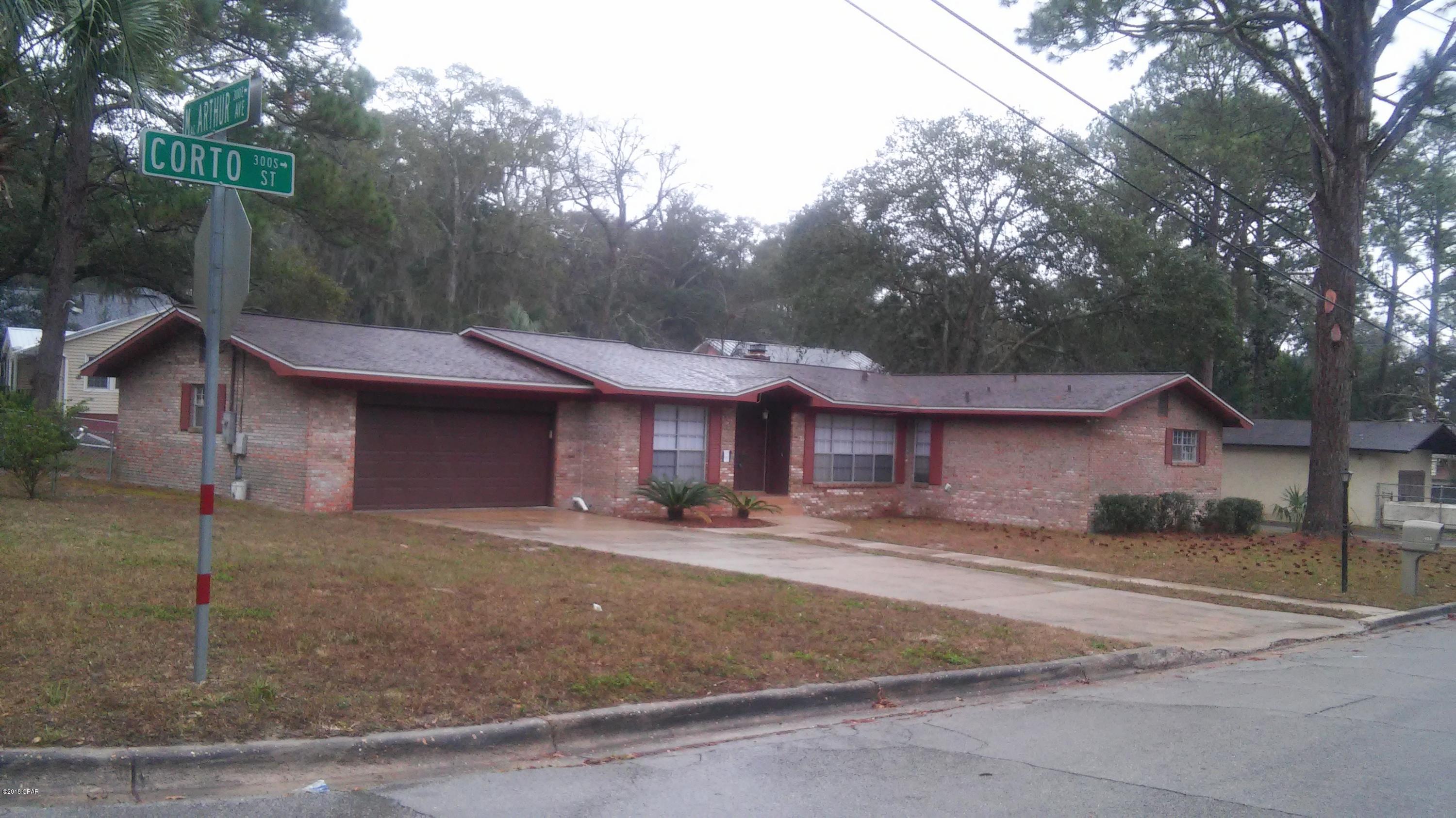 Cove Area! 4 BR 2 BA w/Oversized 2 car garage, large corner lot with chain link fence. New Appliances, newly painted throughout and new flooring.						

This home is spacious with formal dining, breakfast area, formal living room, den w/wood burning fireplace, large kitchen & laundry room. NO PETS.