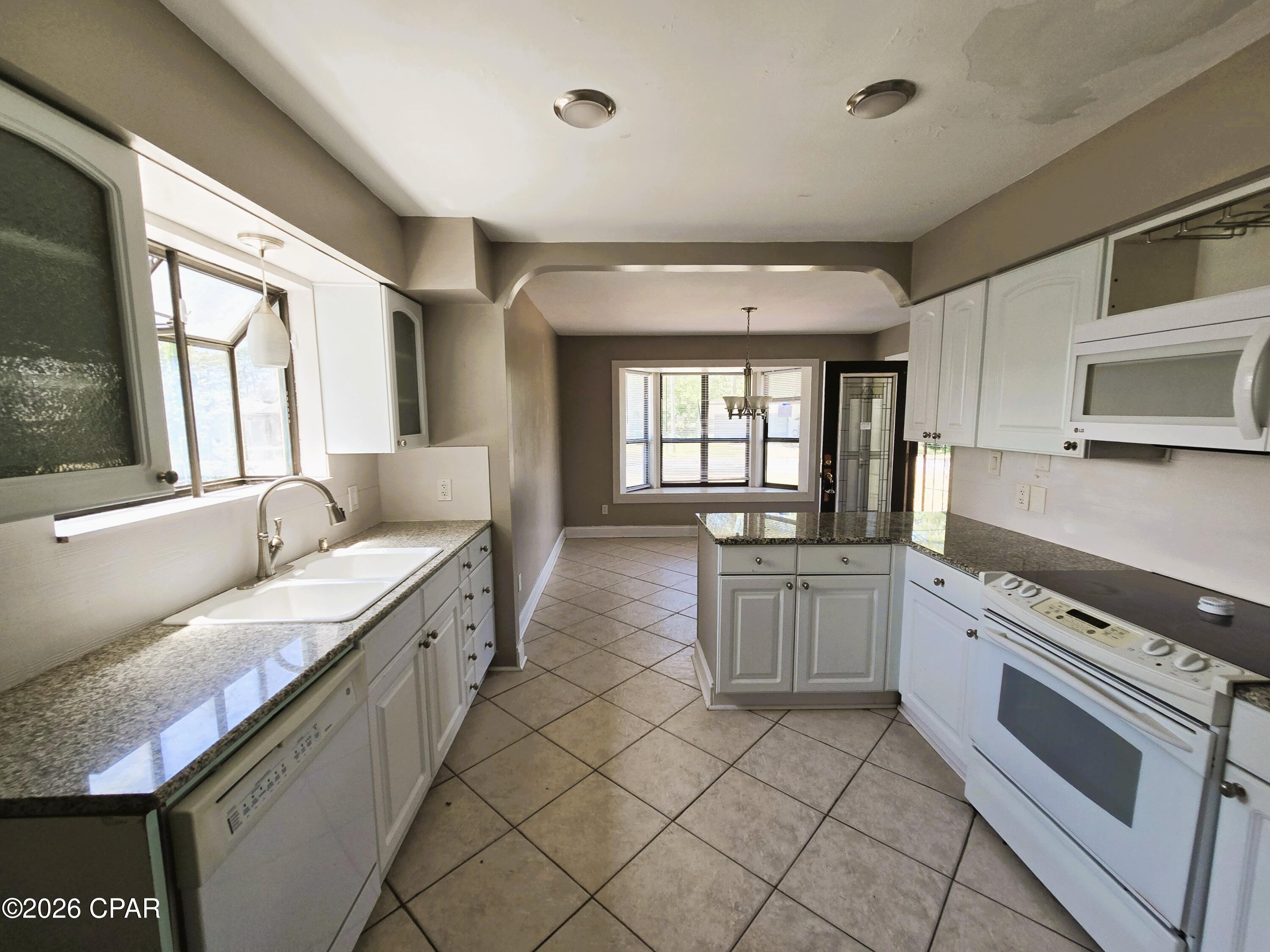 Grand Lagoon Banks - Residential